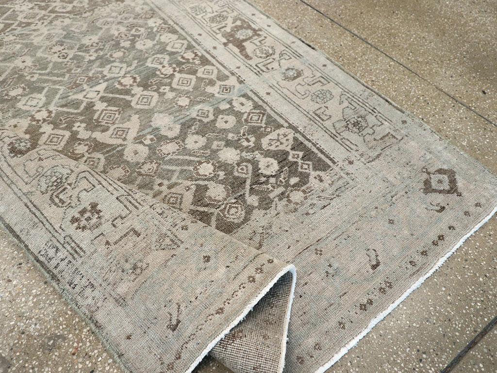 Alfombra persa de acento bidjar de principios del siglo XX Lana en venta