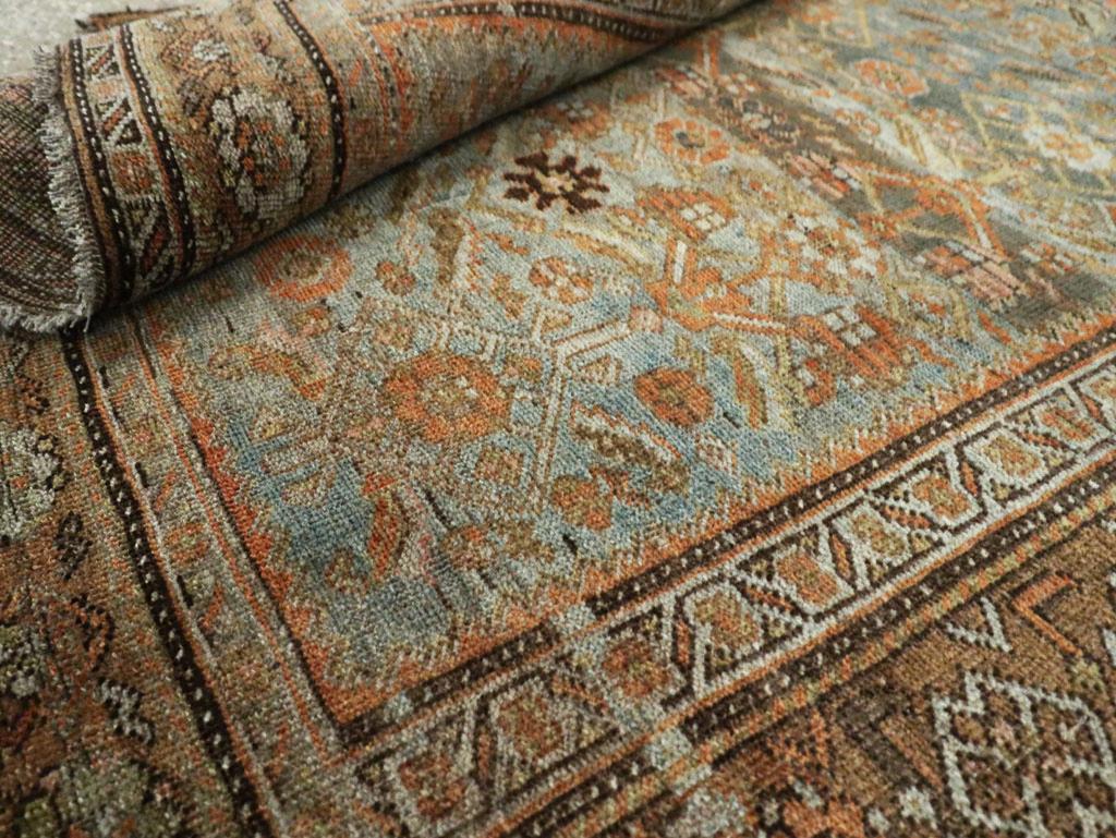 Early 20th Century Persian Bidjar Accent Rug (20. Jahrhundert) im Angebot