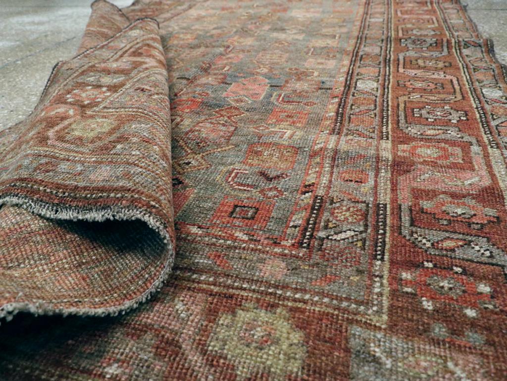 Tapis d'appoint persan Bidjar du début du 20e siècle Excellent état - En vente à New York, NY