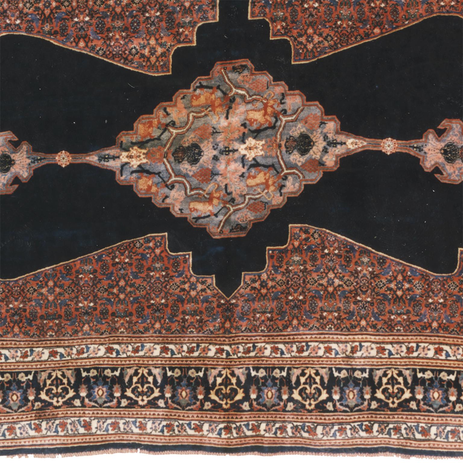 Persischer Bijar-Teppich des frühen 20. Jahrhunderts im Zustand „Gut“ im Angebot in New York, NY