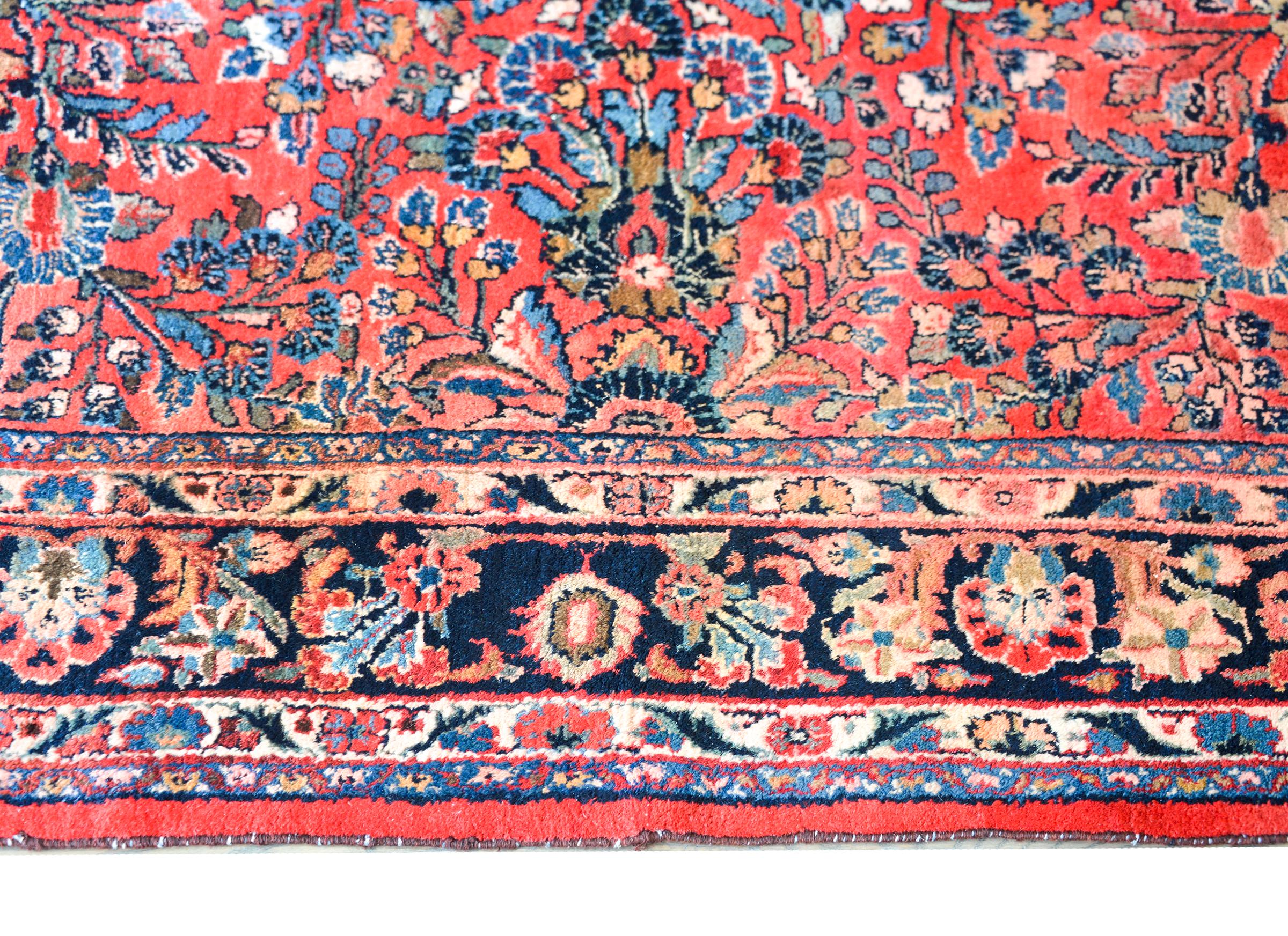 Early 20th Century Persian Dargazin Rug In Good Condition For Sale In Chicago, IL