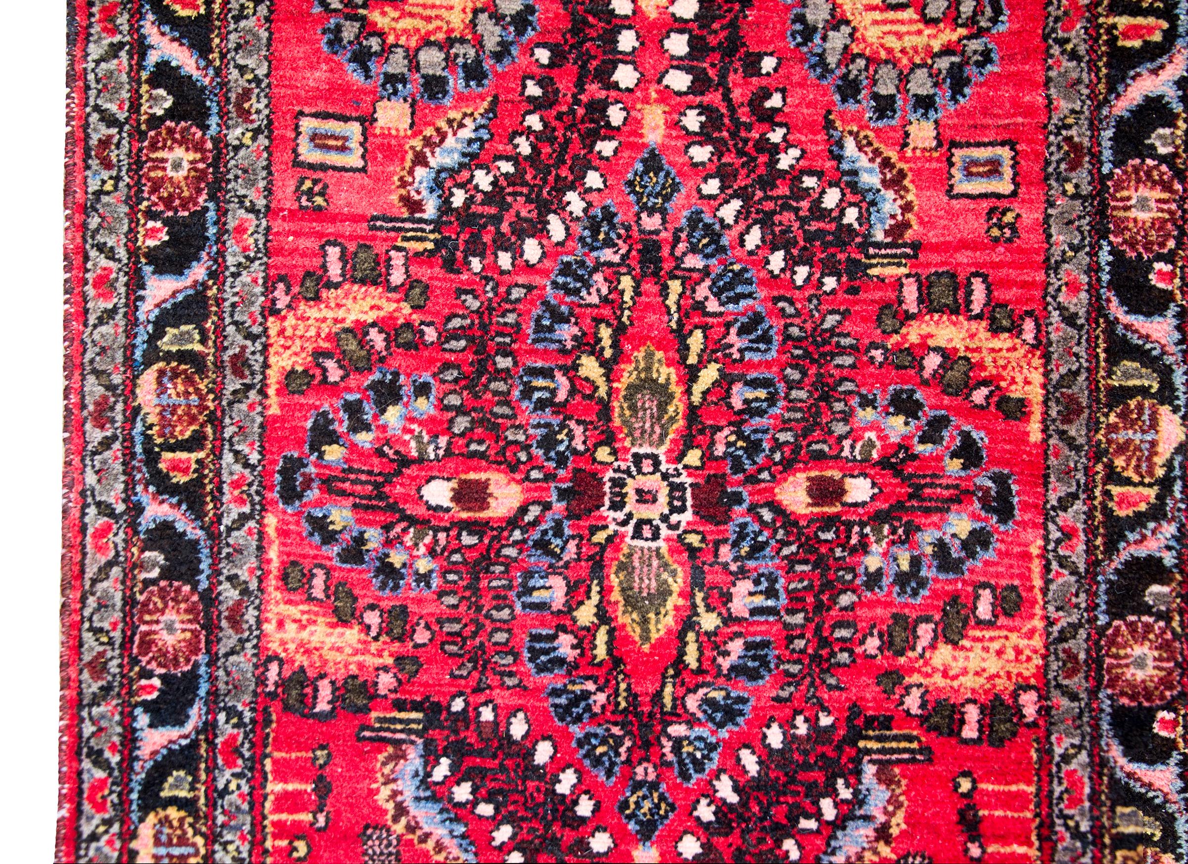 Persischer Dargazin-Teppich aus dem frühen 20. (Mitte des 20. Jahrhunderts) im Angebot