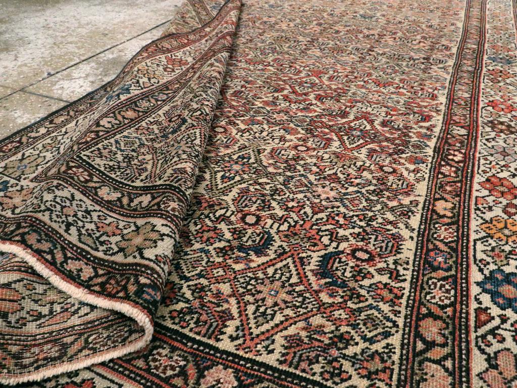 20ième siècle Early 20th Century Persian Fereghan Accent Rug en vente