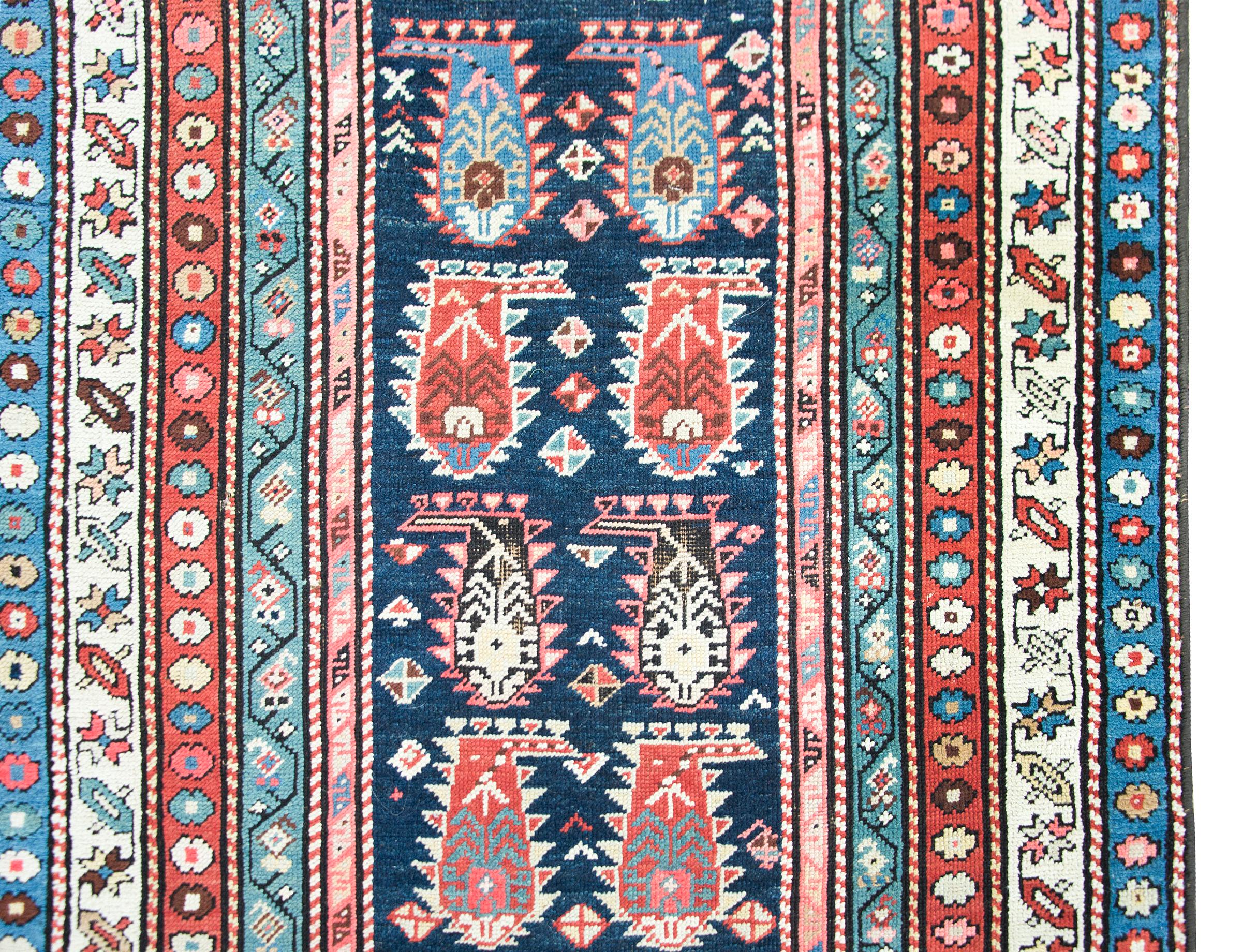 Early 20th Century Persian Ganjeh Rug For Sale 7