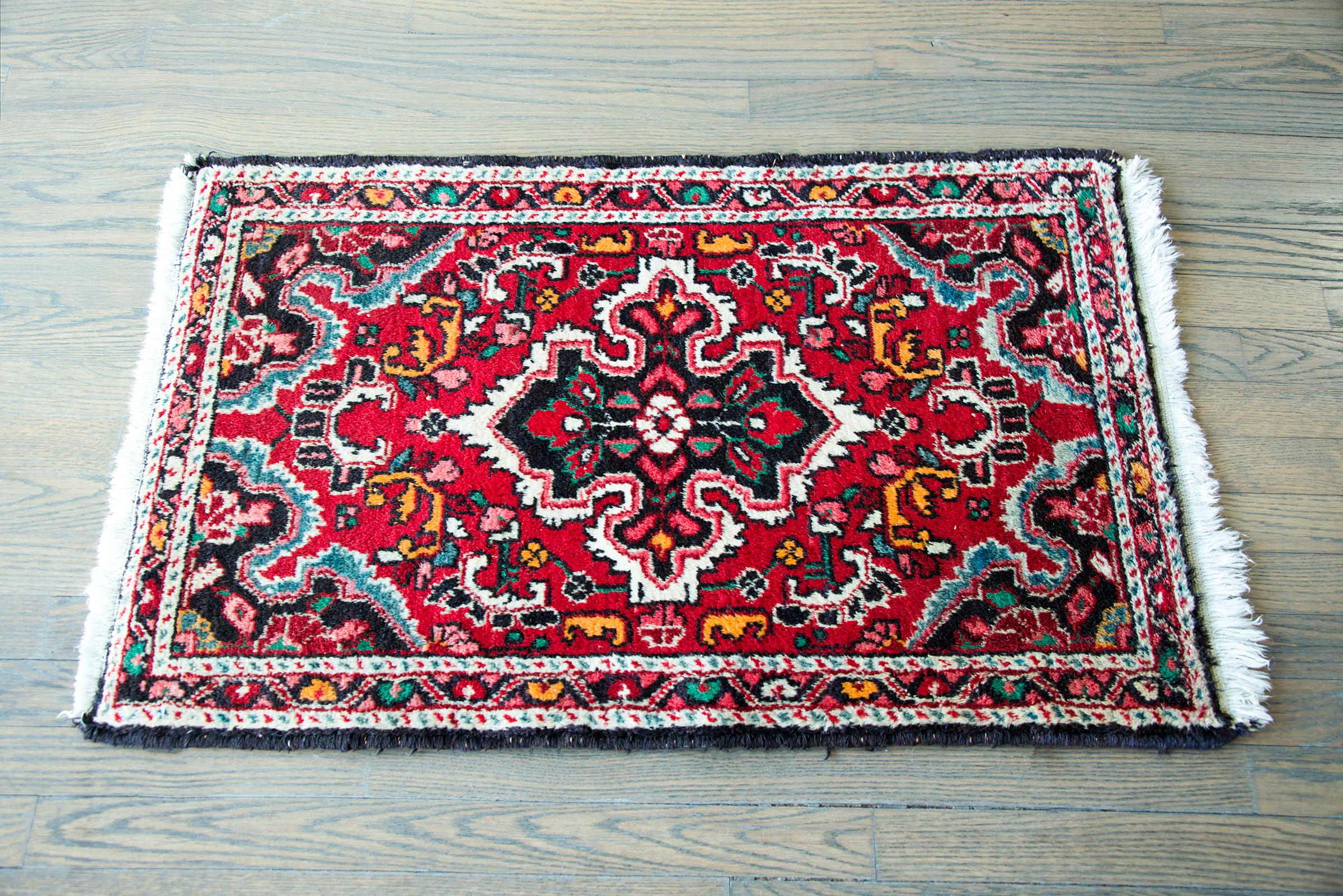 Persischer Hamadan-Teppich des frühen 20. Jahrhunderts im Angebot 4