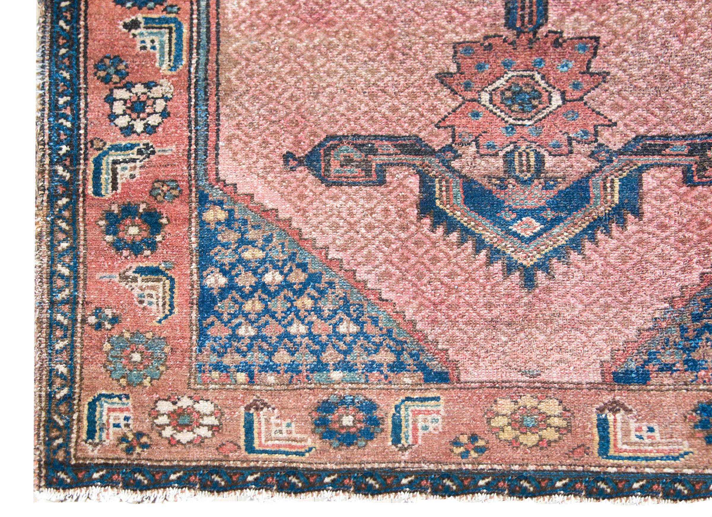 Alfombra persa Hamadan de principios del siglo XX en venta 6
