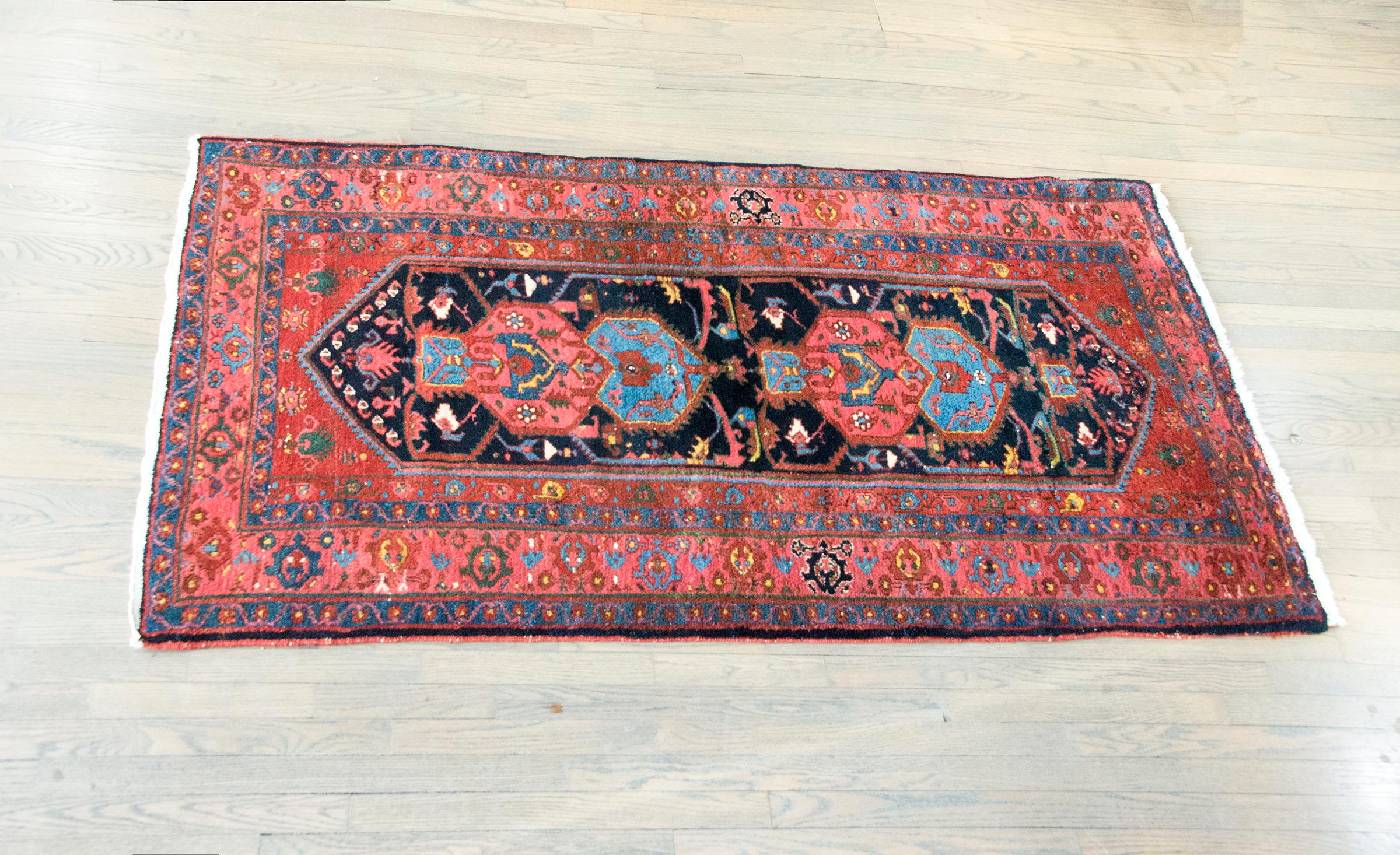 Early 20th Century Persian Hamadan Rug For Sale 9