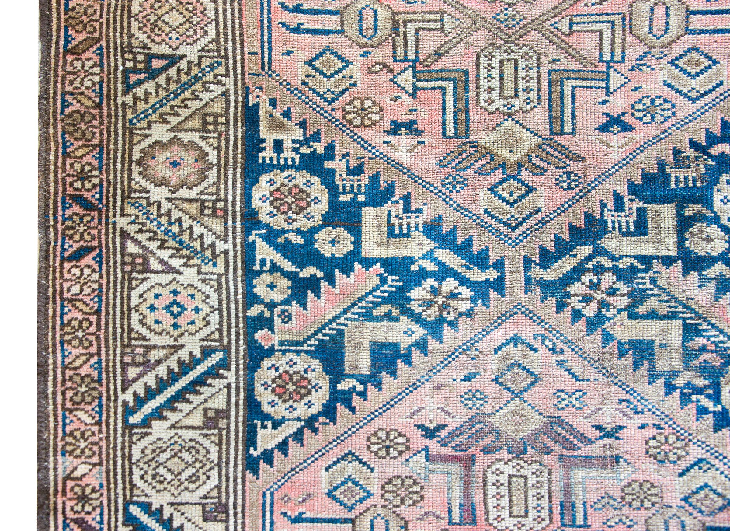 Early 20th Century, Persian Hamadan Rug In Good Condition For Sale In Chicago, IL