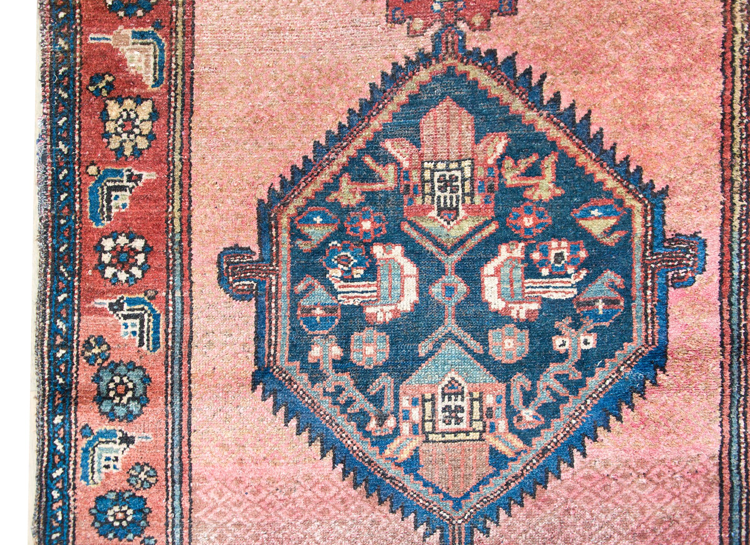 Alfombra persa Hamadan de principios del siglo XX en Bueno estado para la venta en Chicago, IL