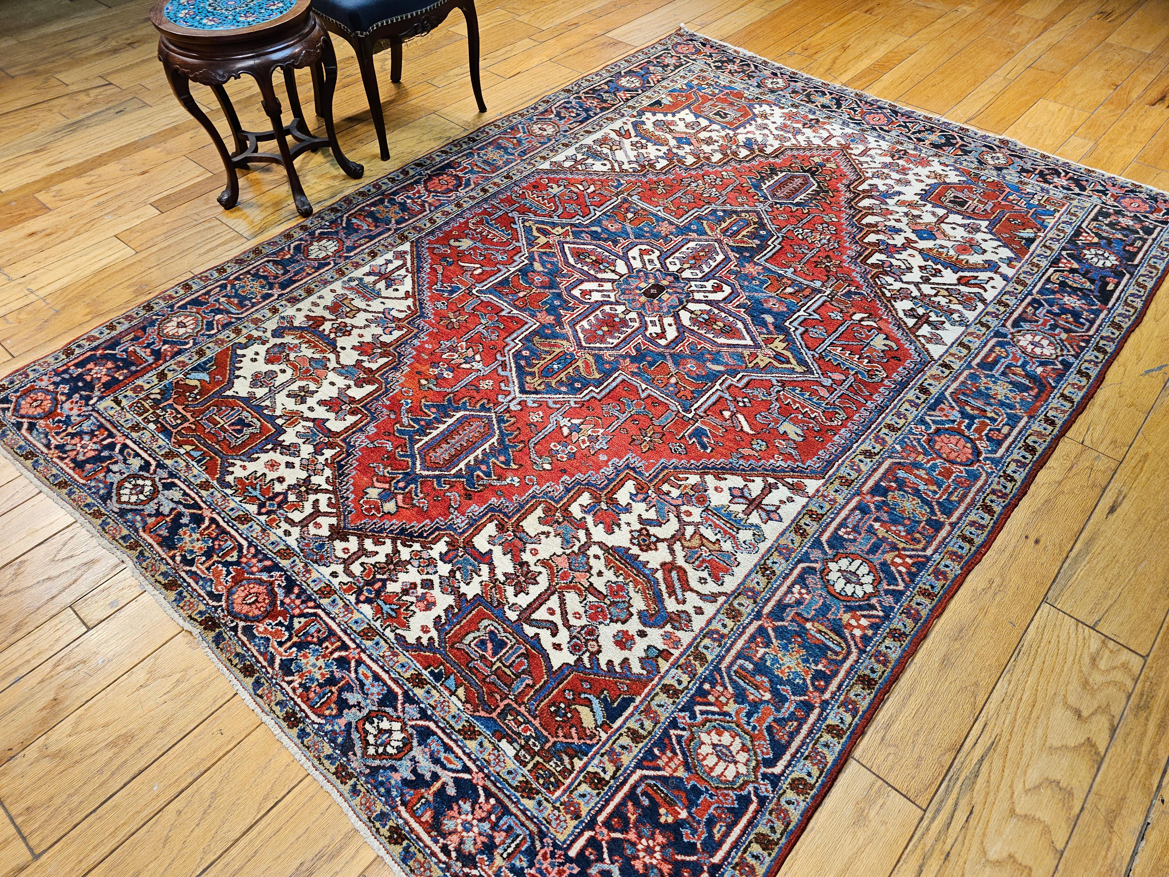 Early 20th Century Persian Heriz in Red, Navy, French Blue, Ivory, Pink, Yellow For Sale 11