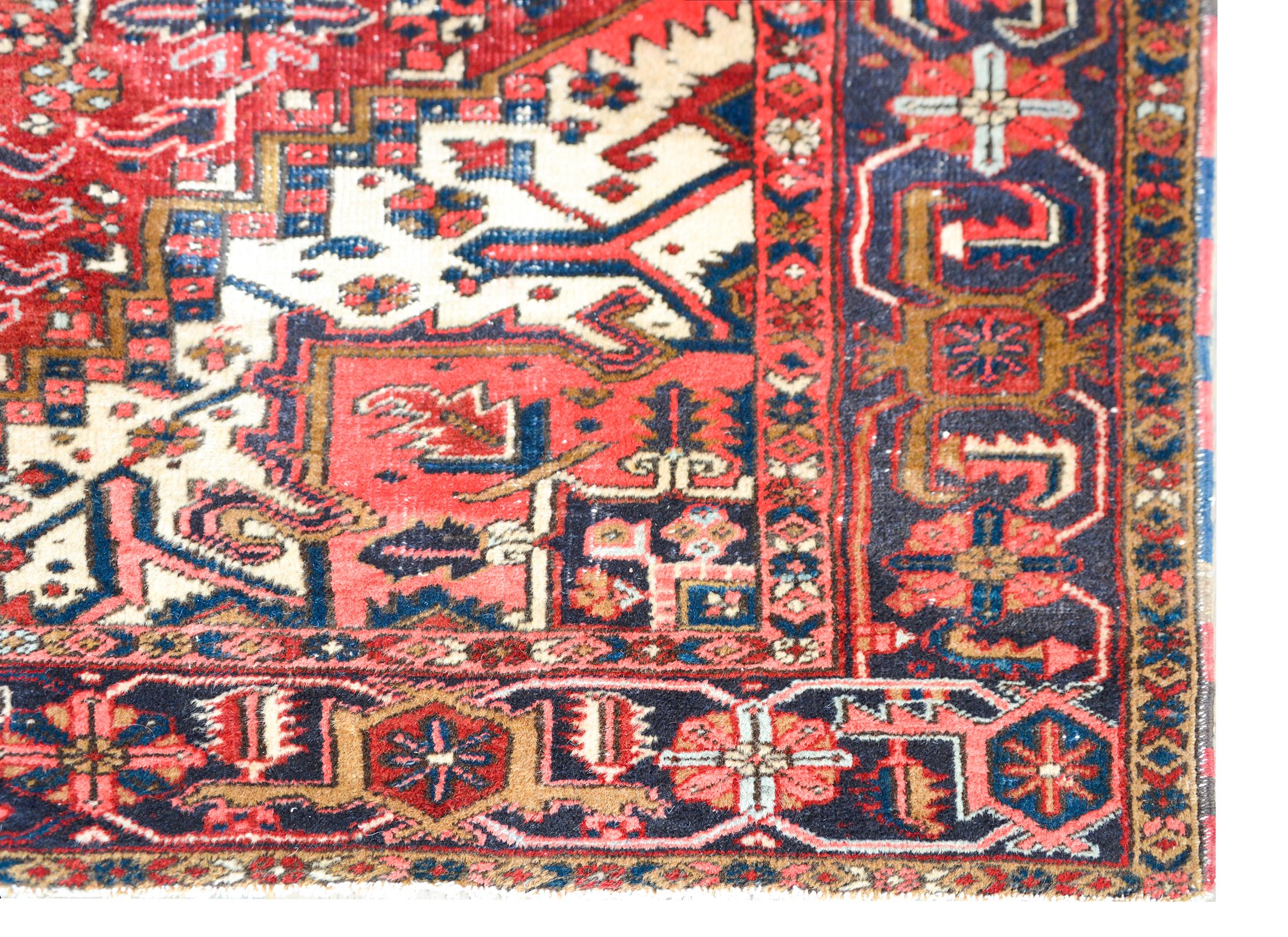 Early 20th Century Persian Heriz Rug For Sale 3