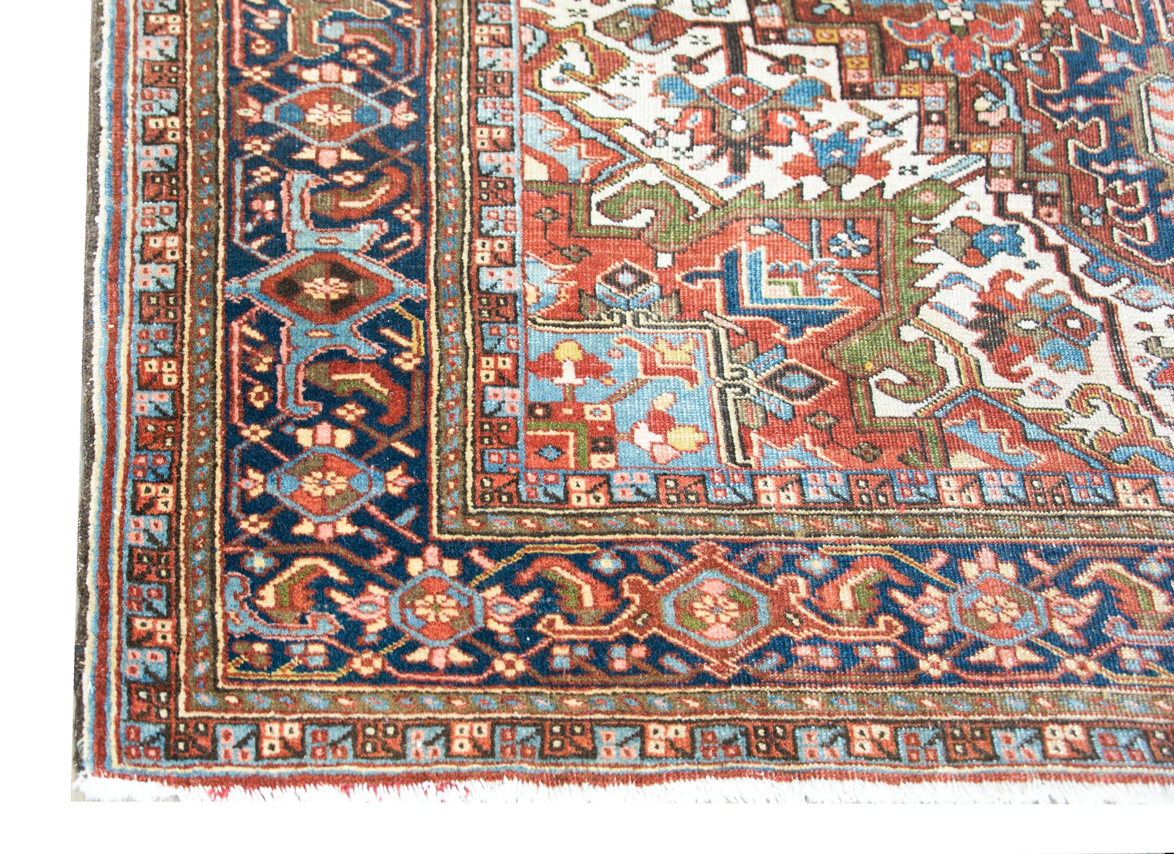 Persischer Heriz-Teppich des frühen 20. Jahrhunderts im Angebot 3