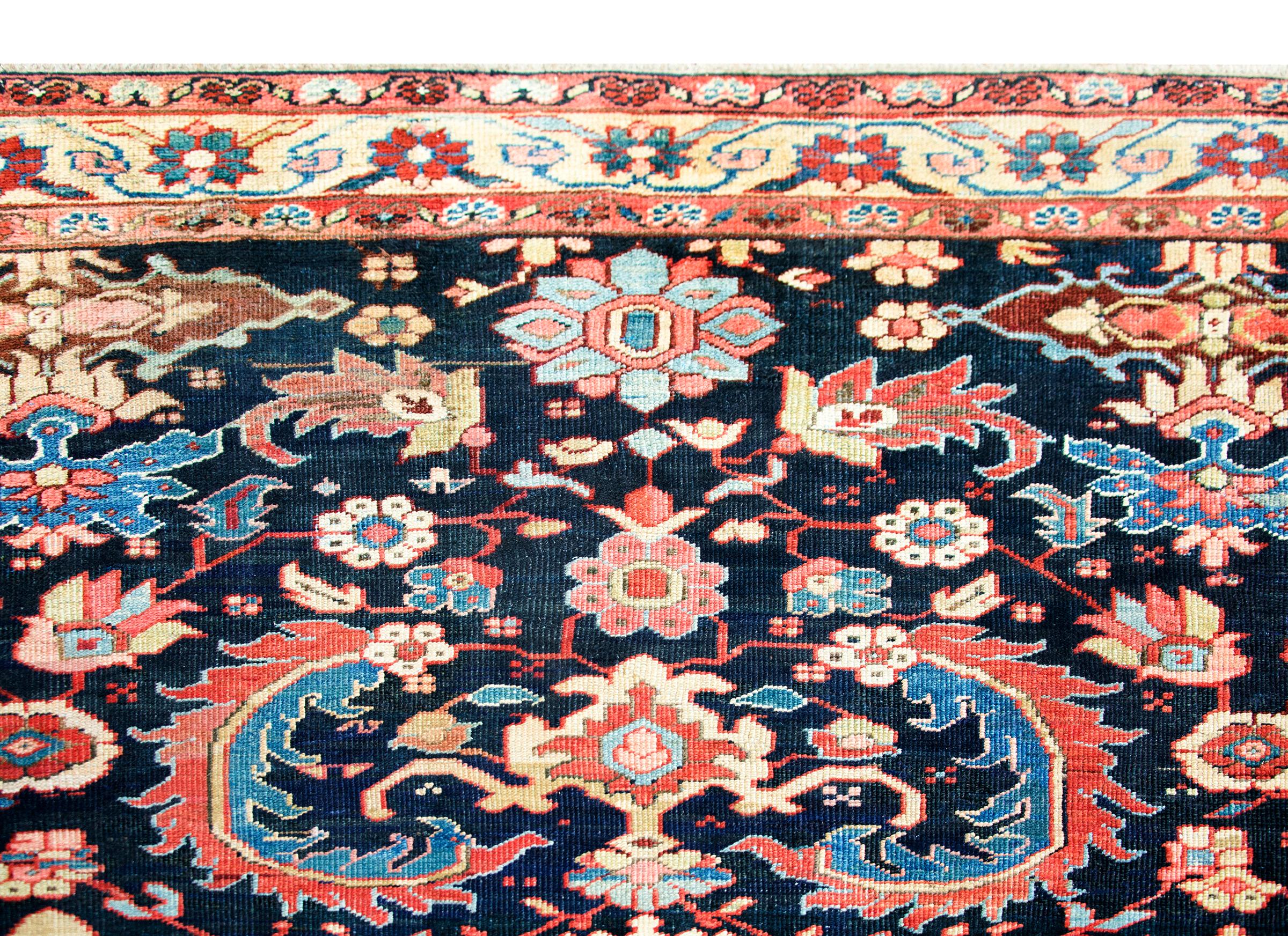 Early 20th Century Persian Heriz Rug For Sale 4