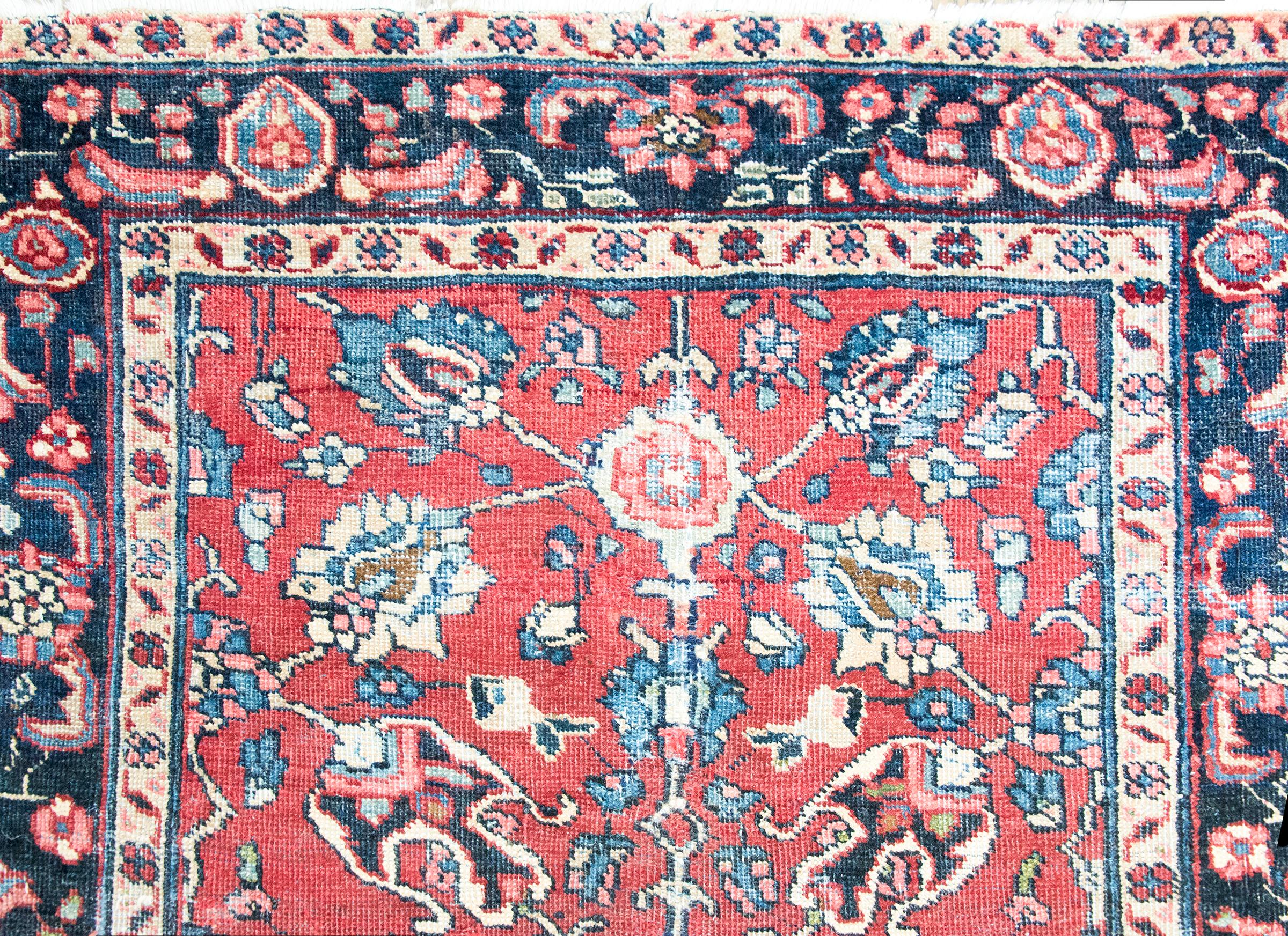 Early 20th Century Persian Heriz Rug For Sale 4