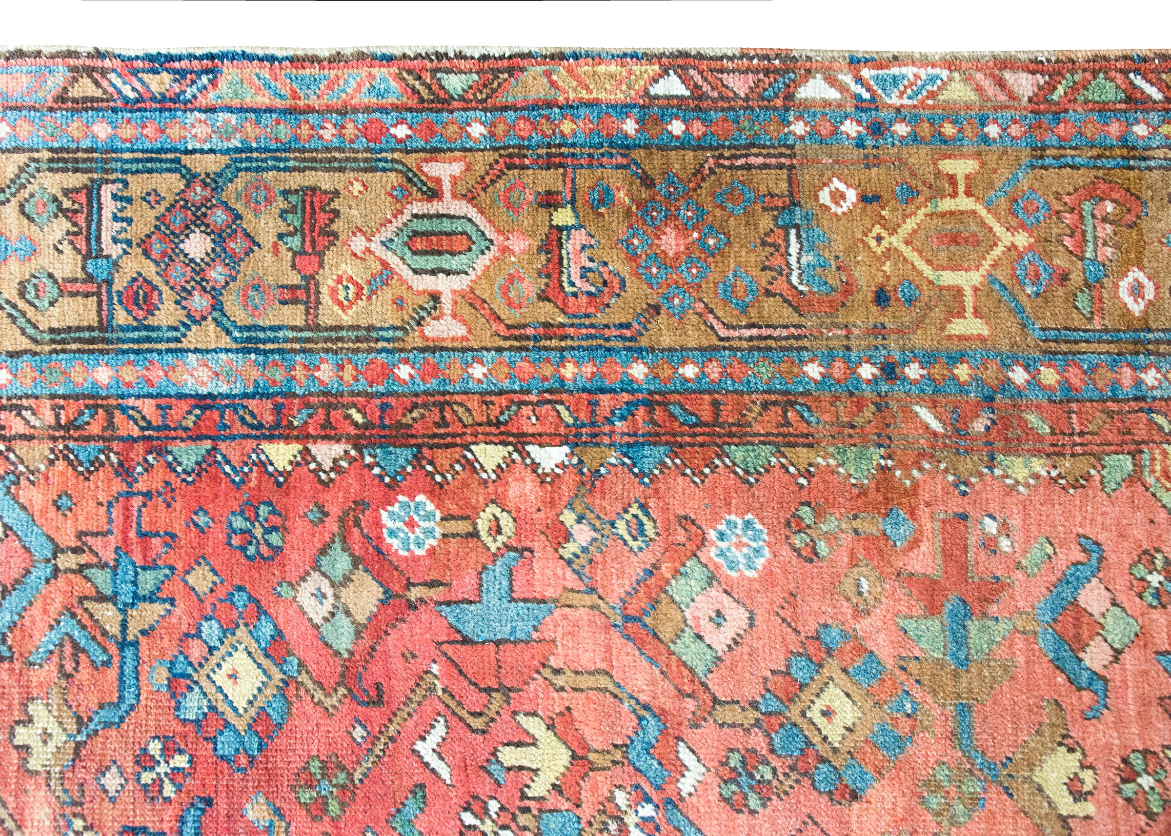 Early 20th Century Persian Heriz Rug For Sale 6