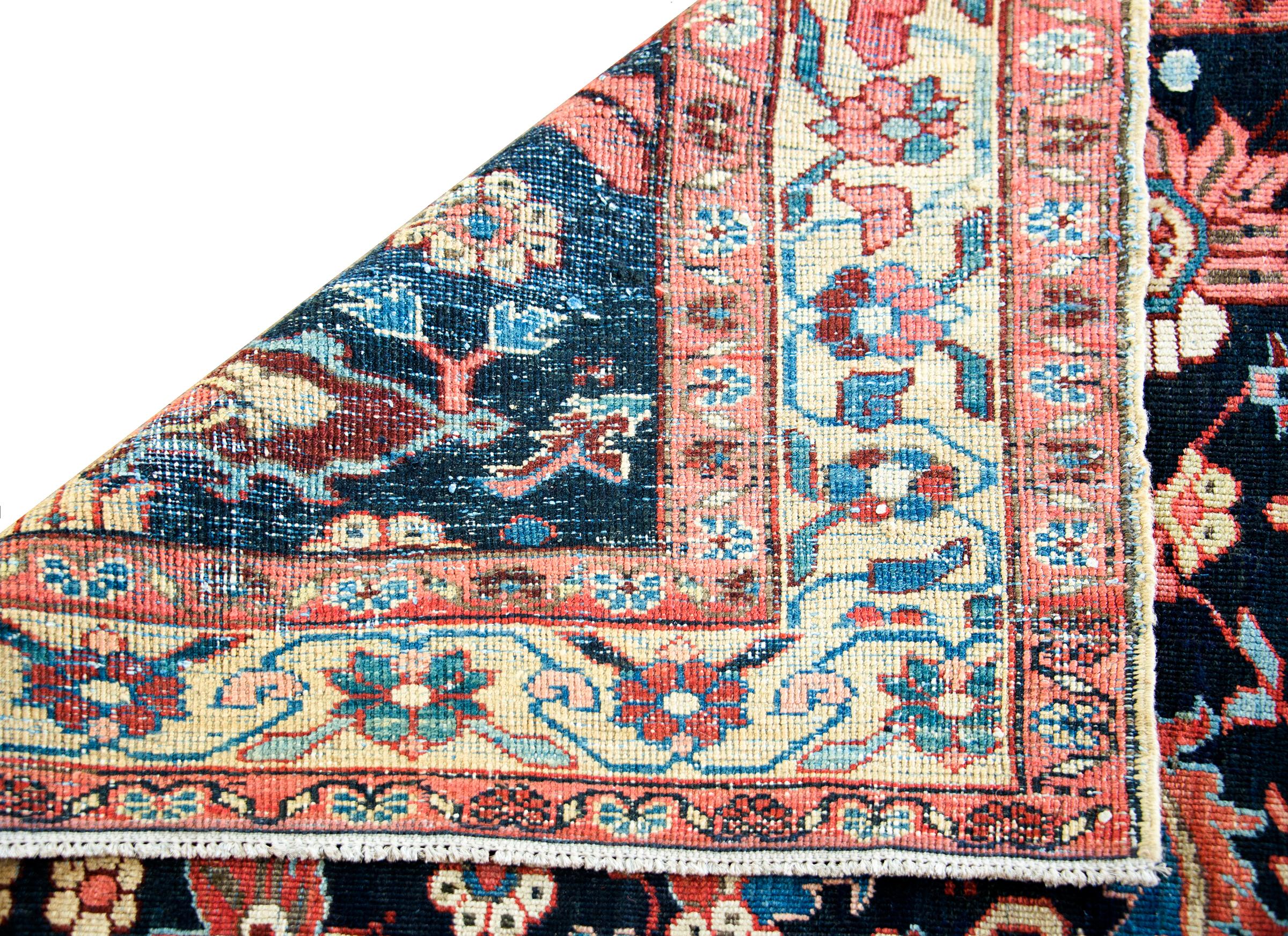 Early 20th Century Persian Heriz Rug For Sale 7