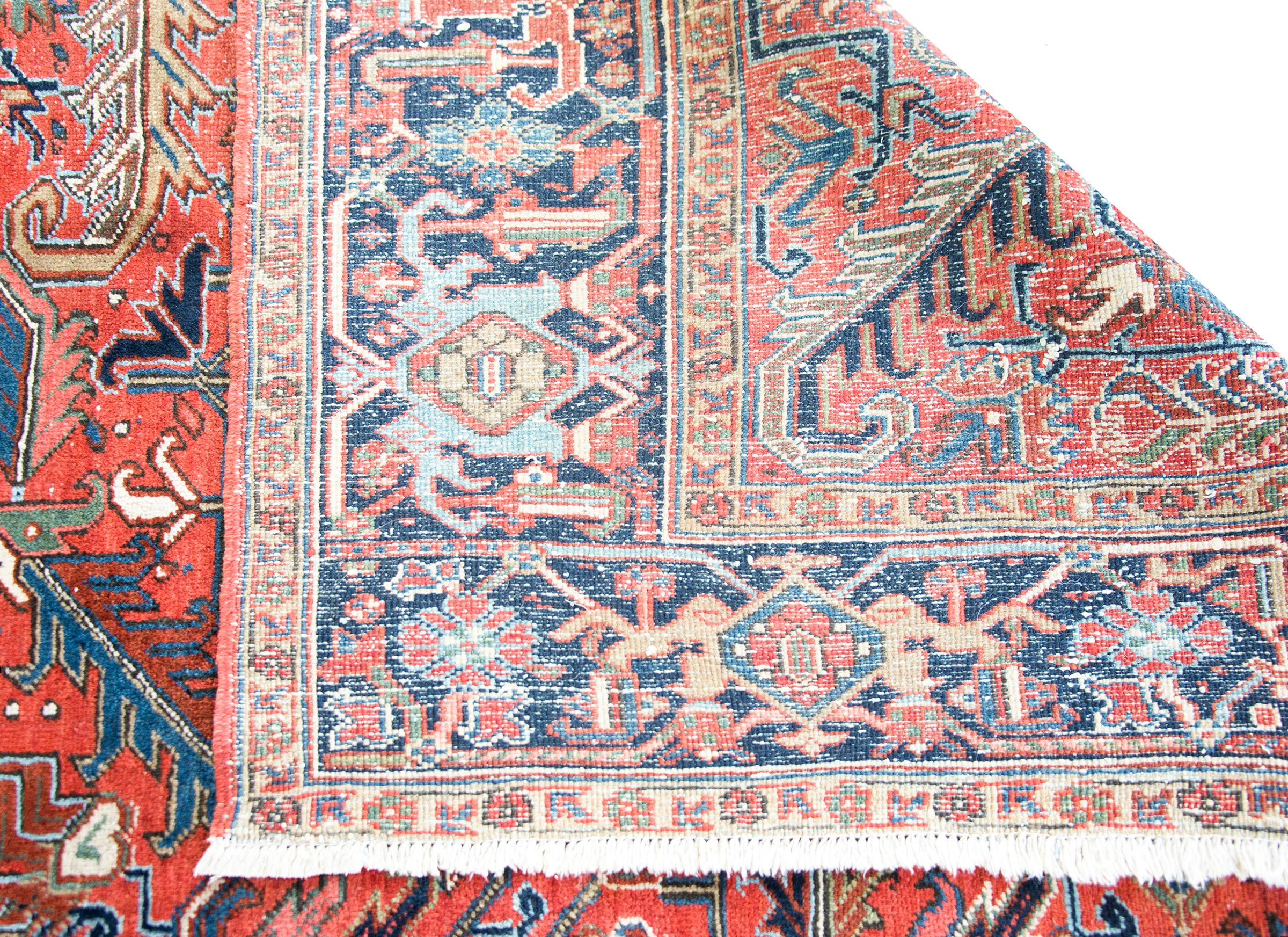 Persischer Heriz-Teppich des frühen 20. Jahrhunderts im Angebot 7