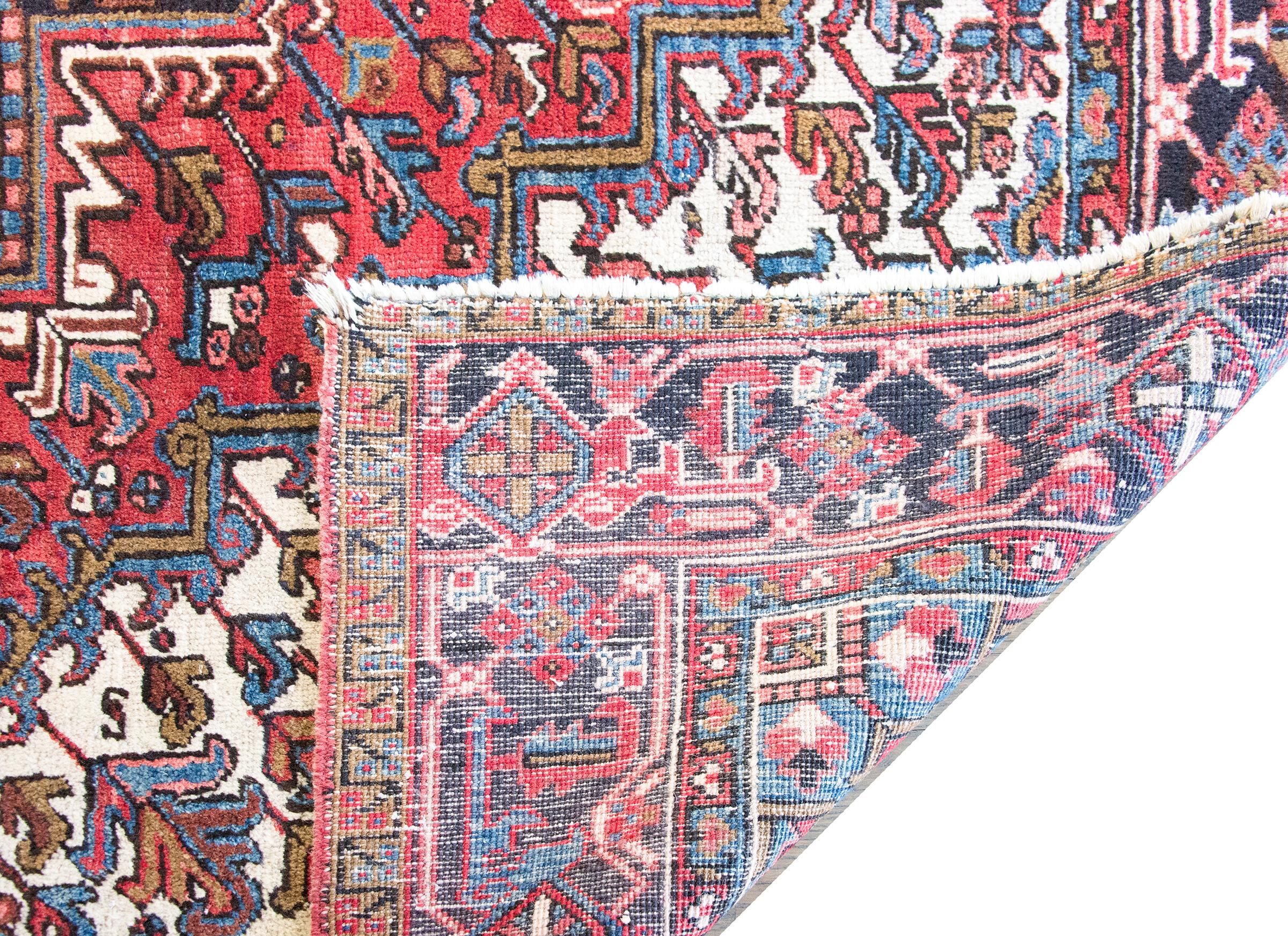 Persischer Heriz-Teppich des frühen 20. Jahrhunderts im Angebot 7