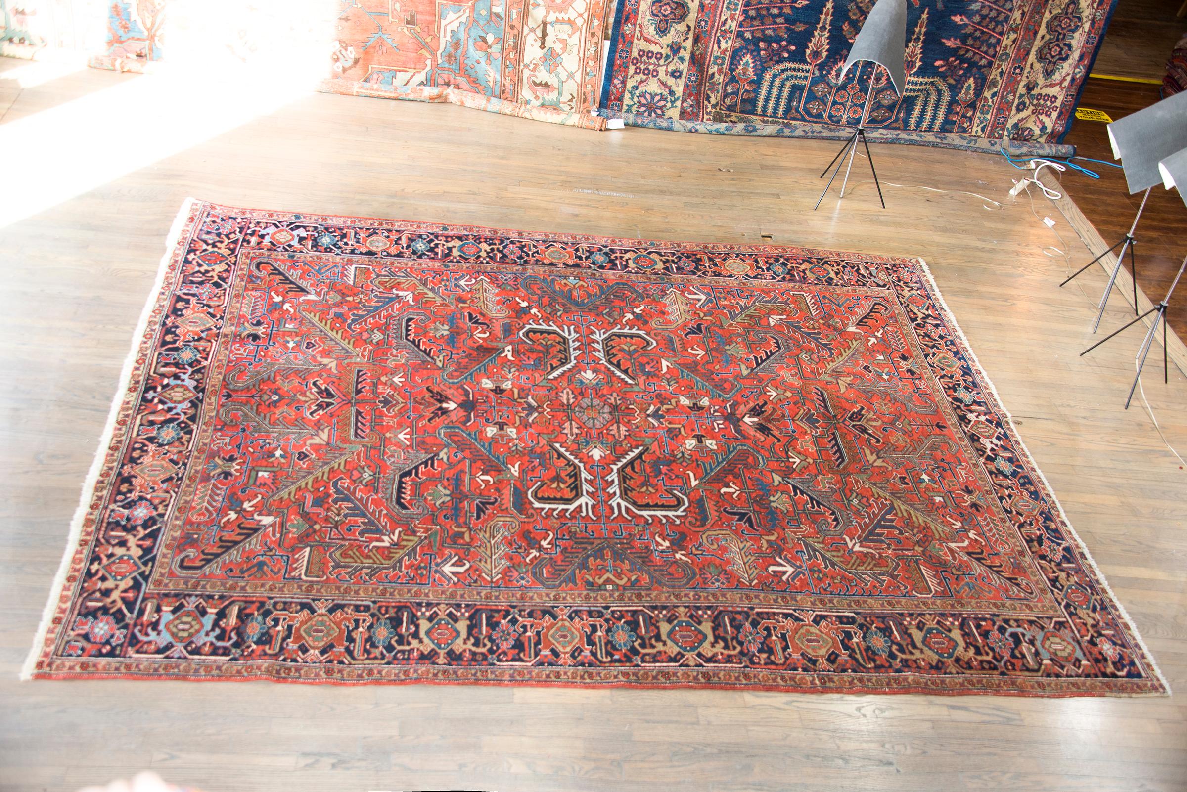 Early 20th Century Persian Heriz Rug For Sale 8