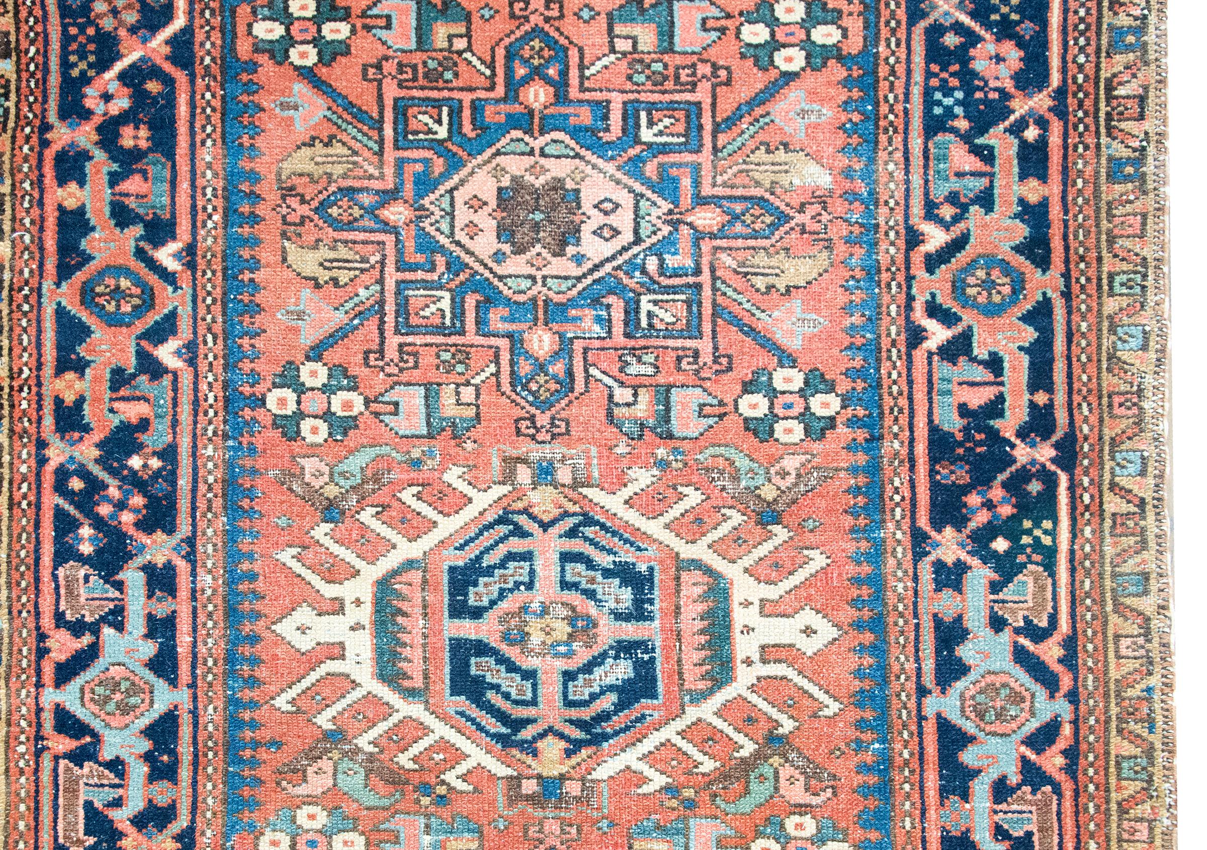 Noué à la main Tapis persan Heriz du début du 20e siècle en vente