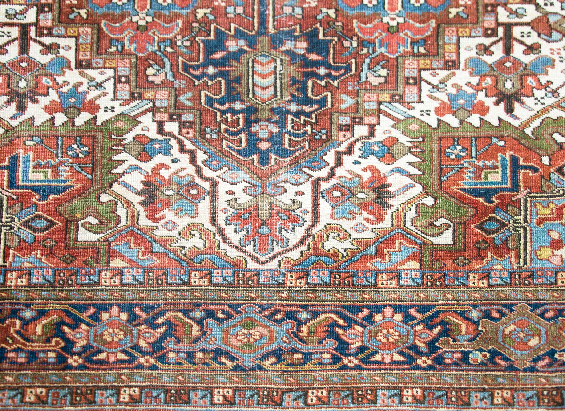 Persischer Heriz-Teppich des frühen 20. Jahrhunderts (Mitte des 20. Jahrhunderts) im Angebot