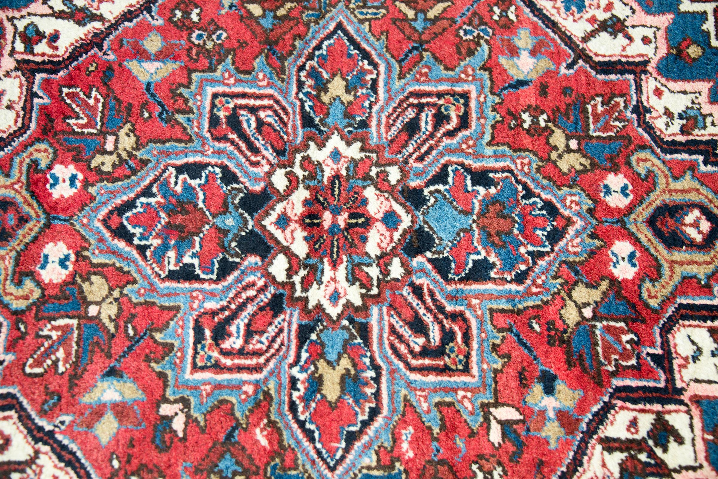 Persischer Heriz-Teppich des frühen 20. Jahrhunderts (Wolle) im Angebot