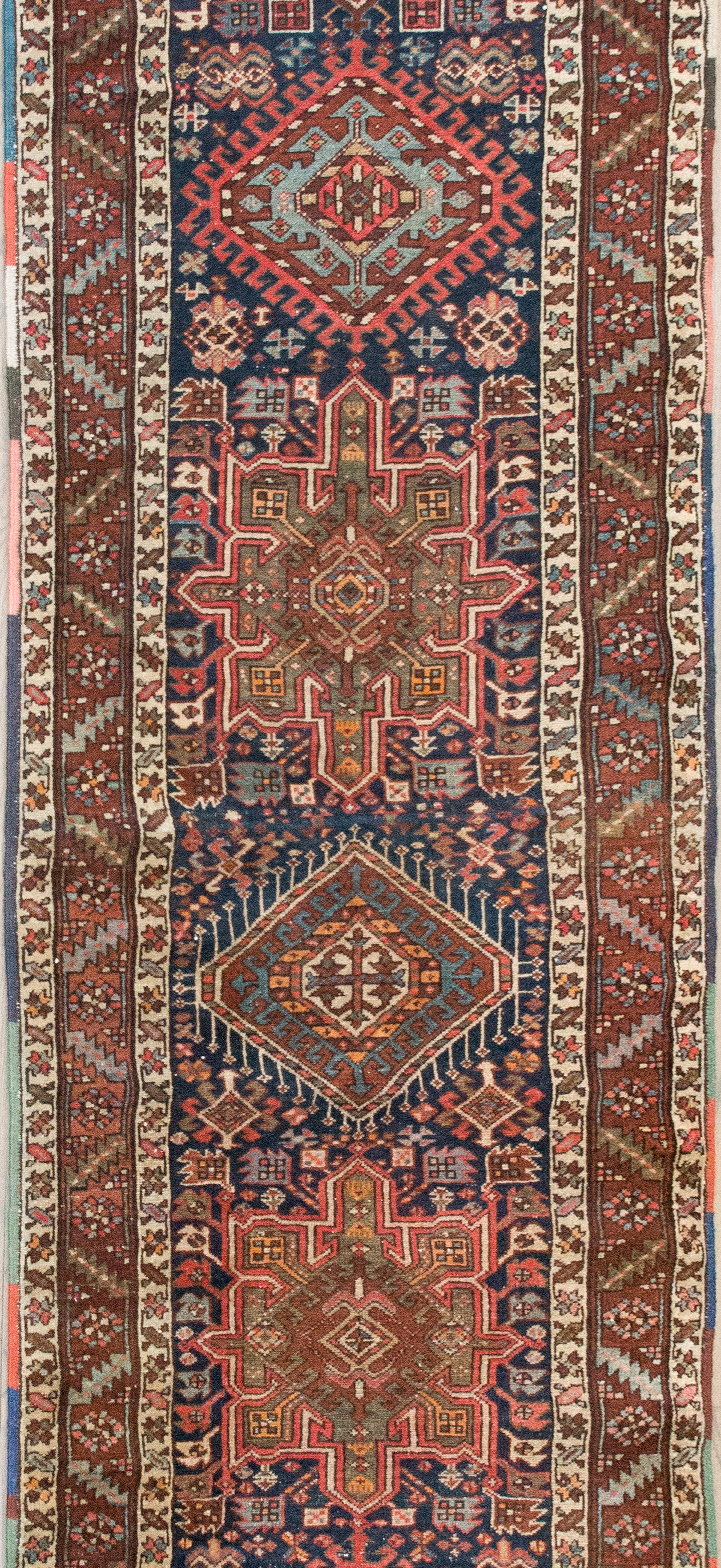 Early 20th Century Persian Heriz Rug For Sale 1