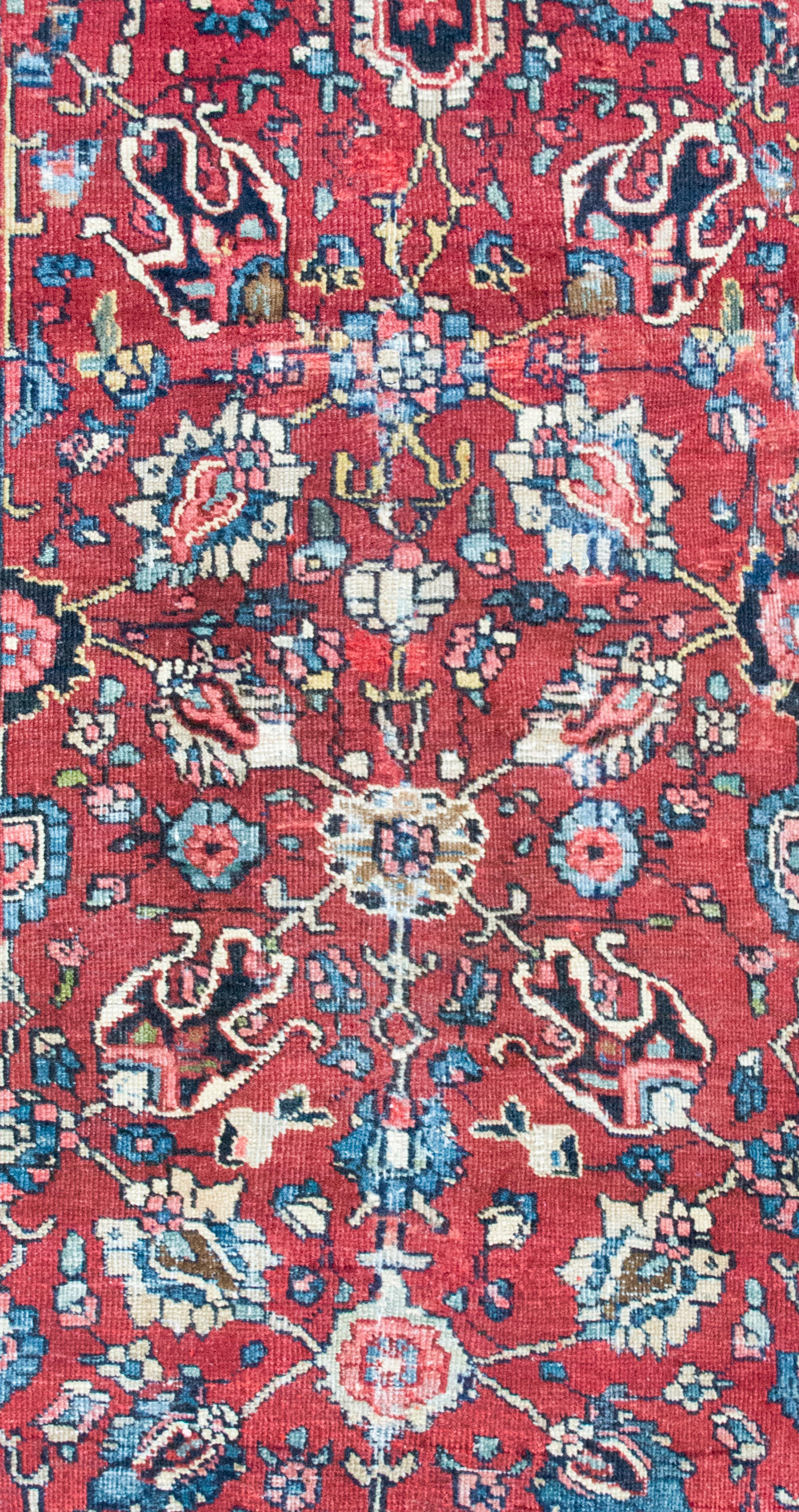Early 20th Century Persian Heriz Rug For Sale 1