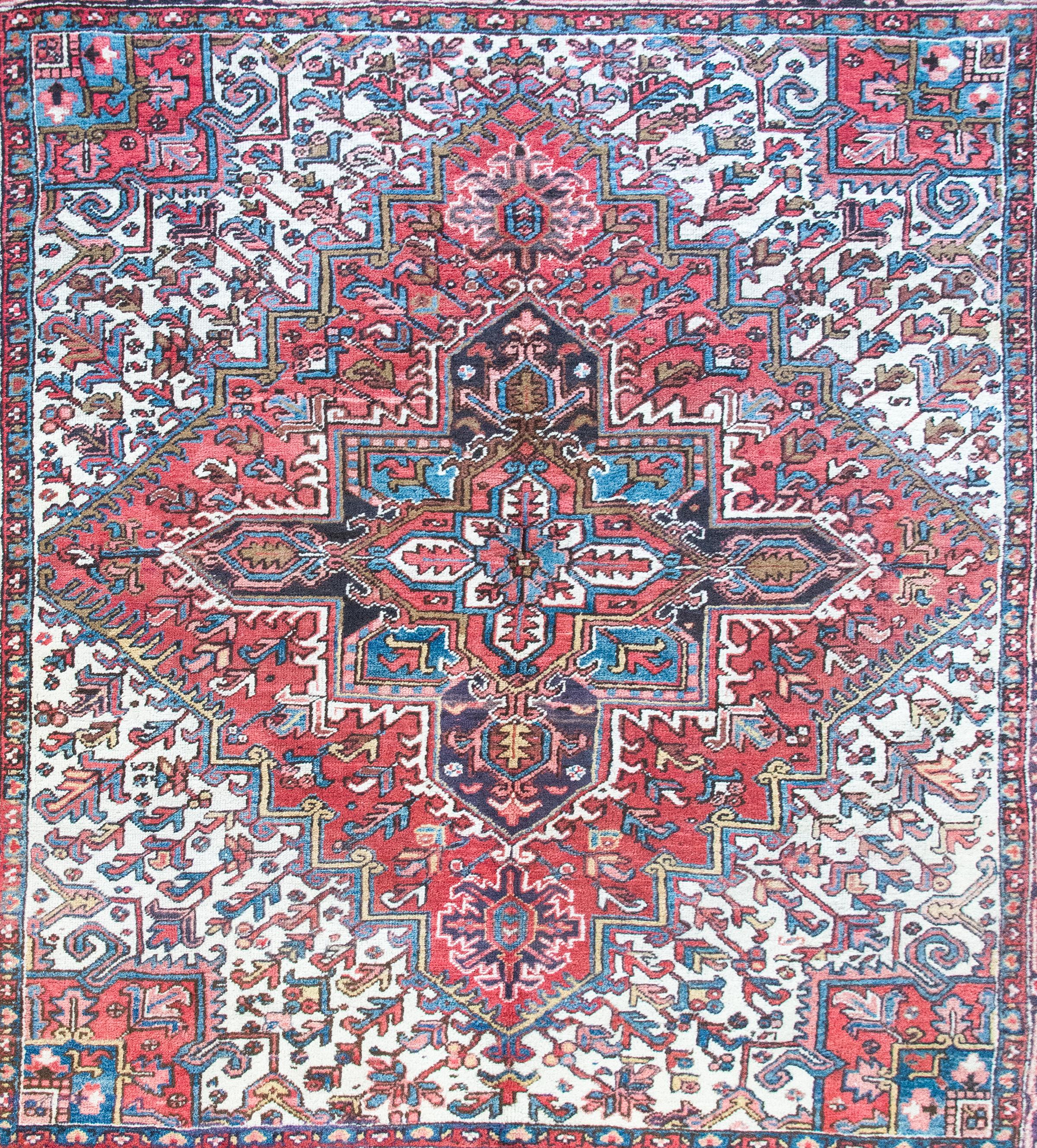 Persischer Heriz-Teppich des frühen 20. Jahrhunderts (Wolle) im Angebot