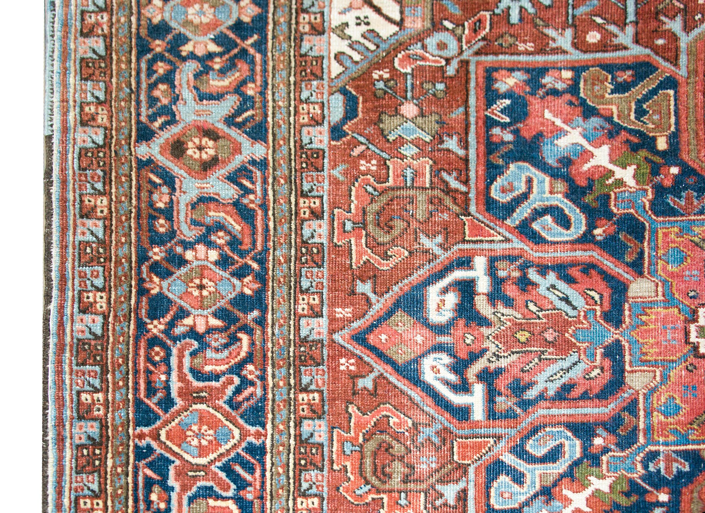 Early 20th Century Persian Heriz Rug For Sale 1