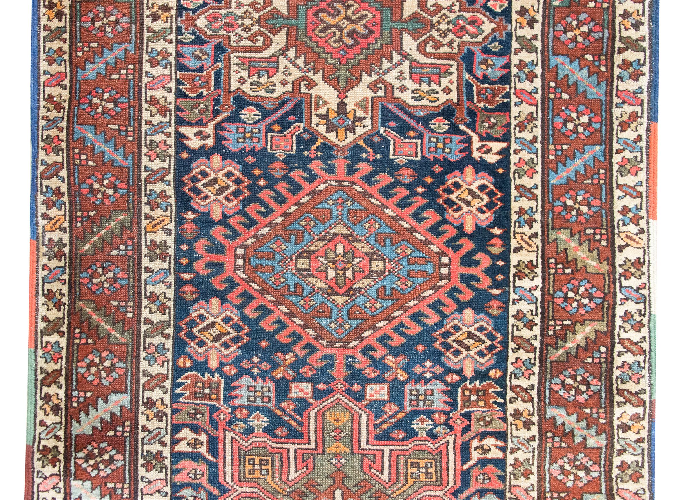Early 20th Century Persian Heriz Rug For Sale 2