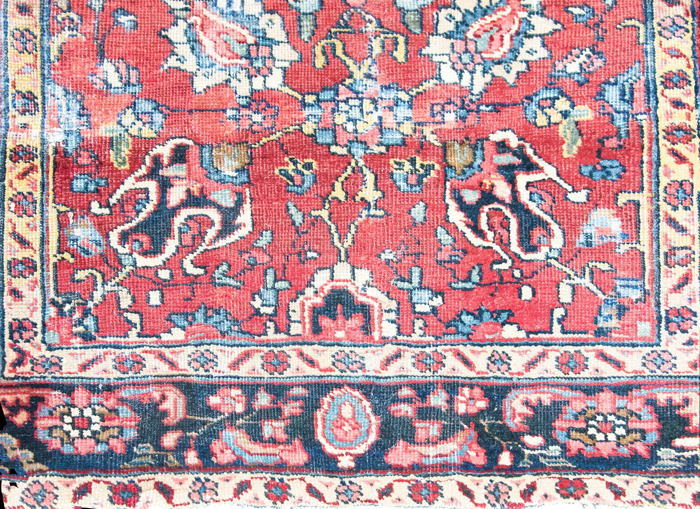 Early 20th Century Persian Heriz Rug For Sale 2