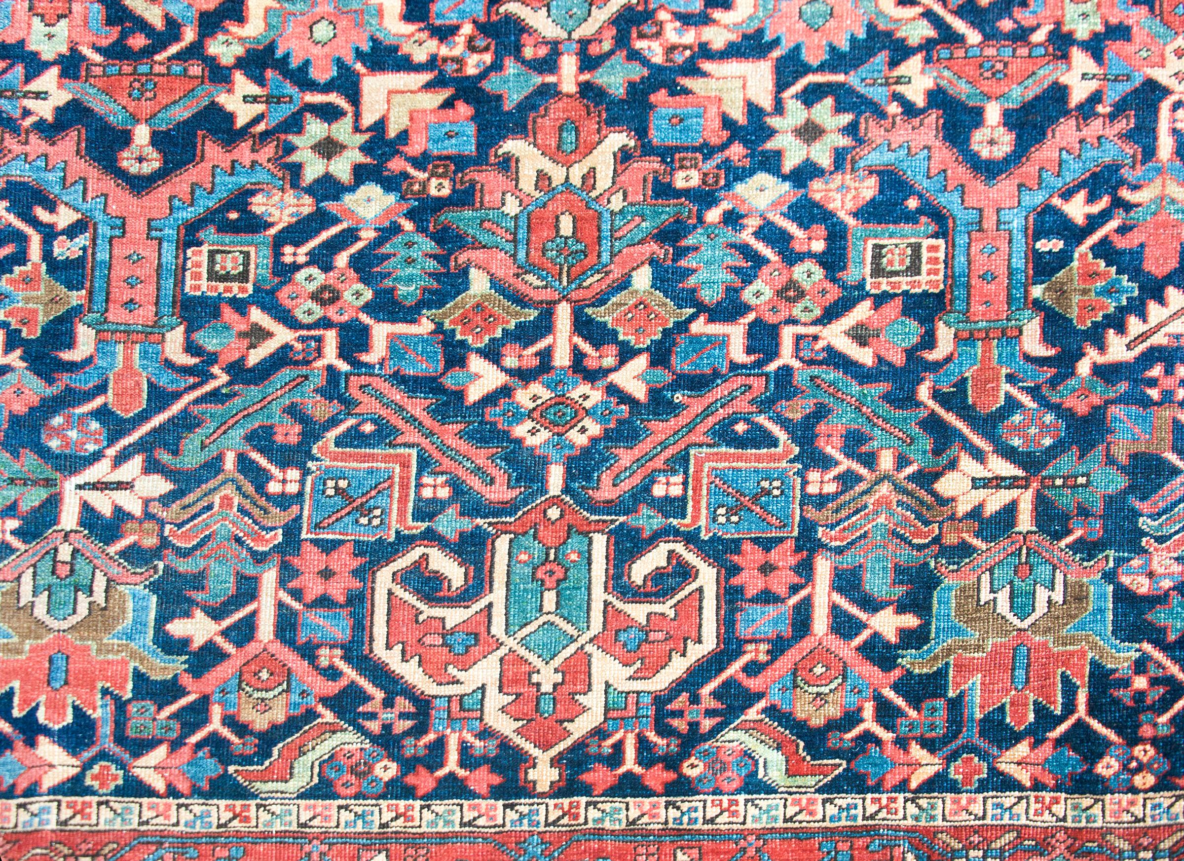 Early 20th Century Persian Heriz Rug For Sale 3