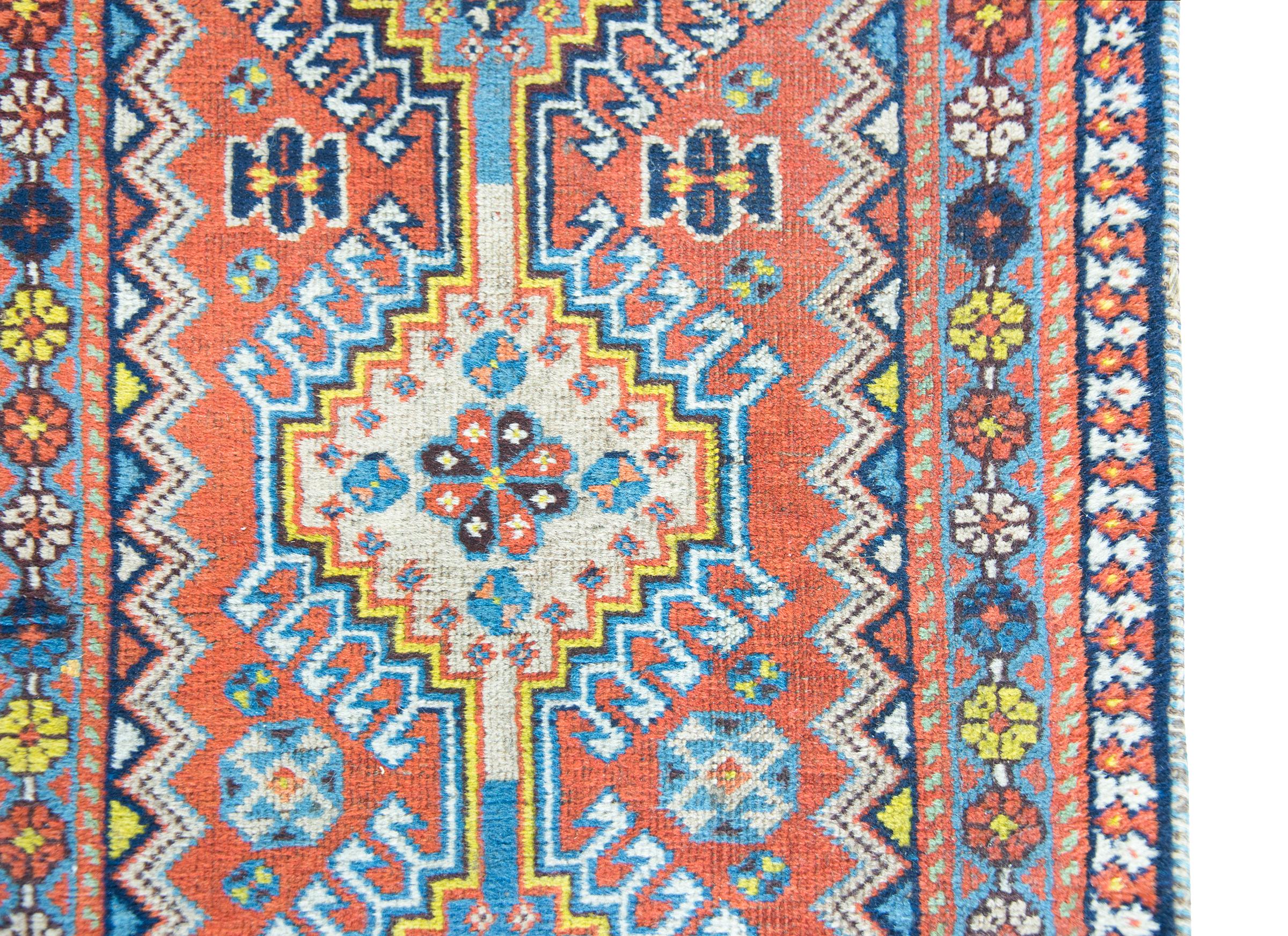 Early 20th Century Persian Heriz Runner In Good Condition For Sale In Chicago, IL