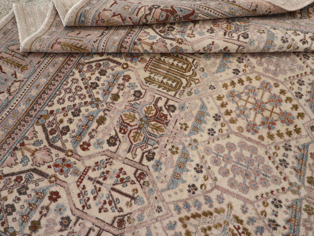 Alfombra de acento persa Joshegan de principios del siglo XX en venta 1