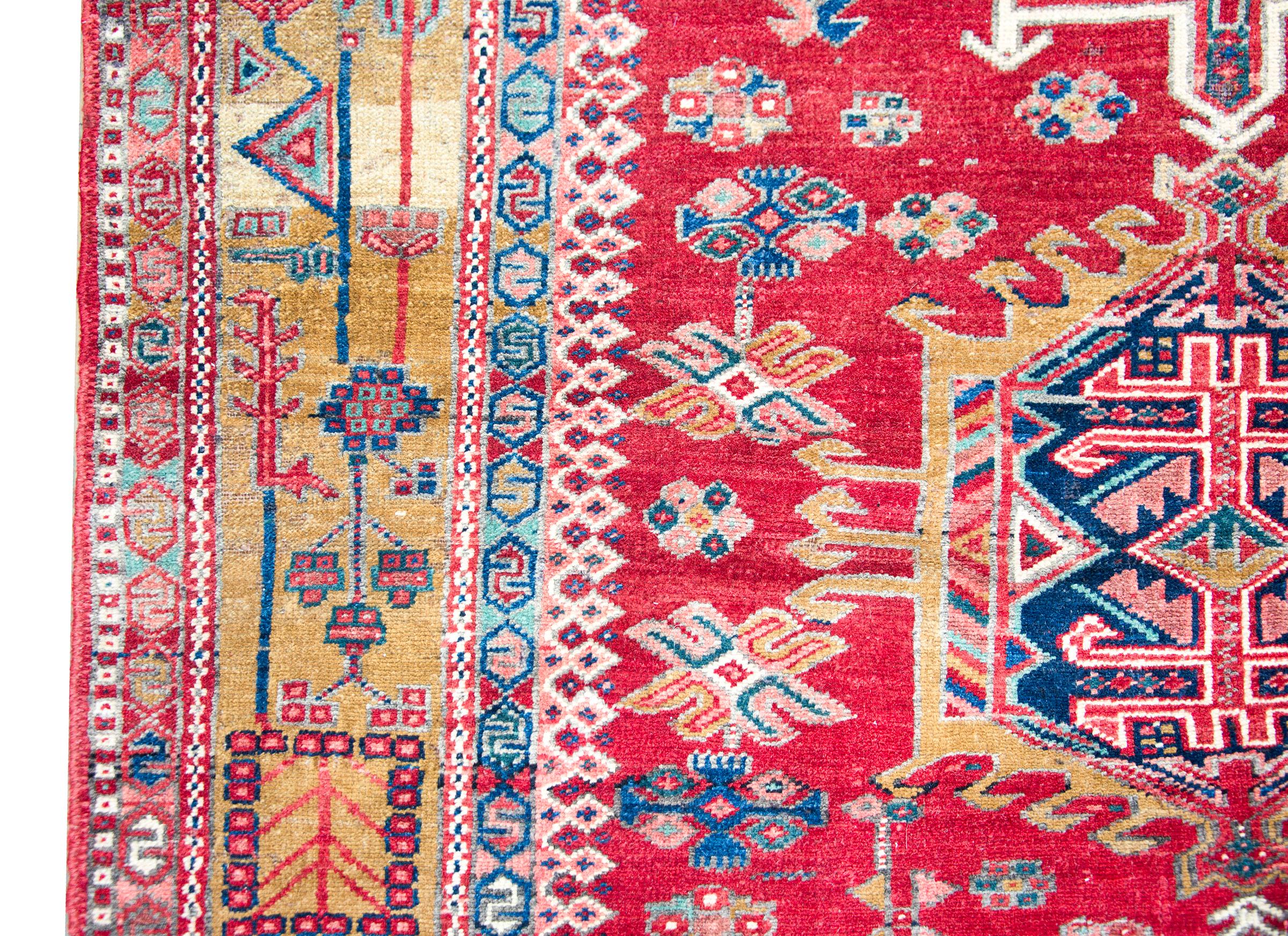 Persischer Karaja-Teppich aus dem frühen 20. (Mitte des 20. Jahrhunderts) im Angebot