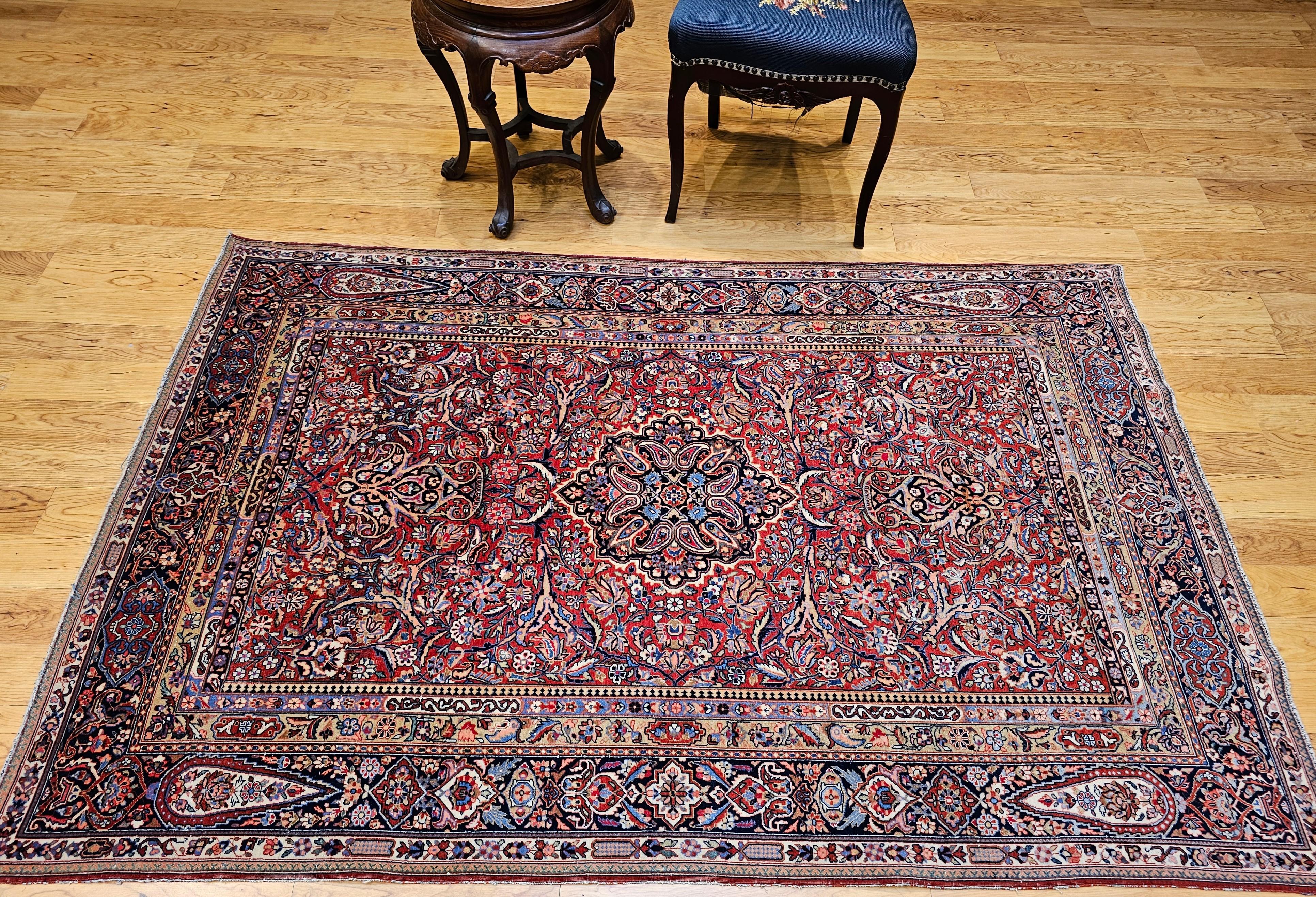 Tappeto persiano Kashan dei primi del Novecento con disegno floreale in rosso, marina e avorio in vendita 6