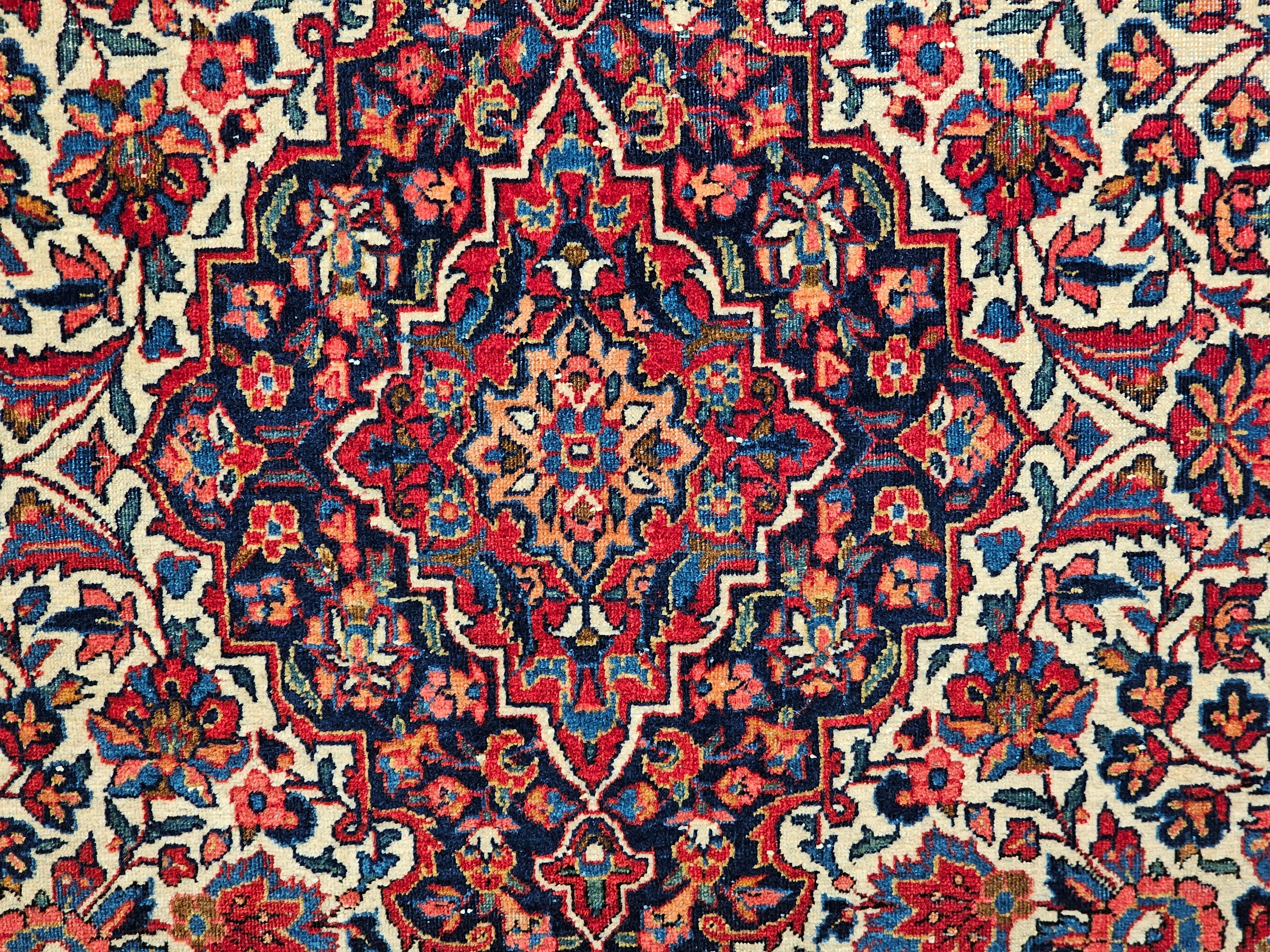 Early 20th Century Persian Kashan in Floral Design in Ivory, Navy Blue, Red For Sale 5