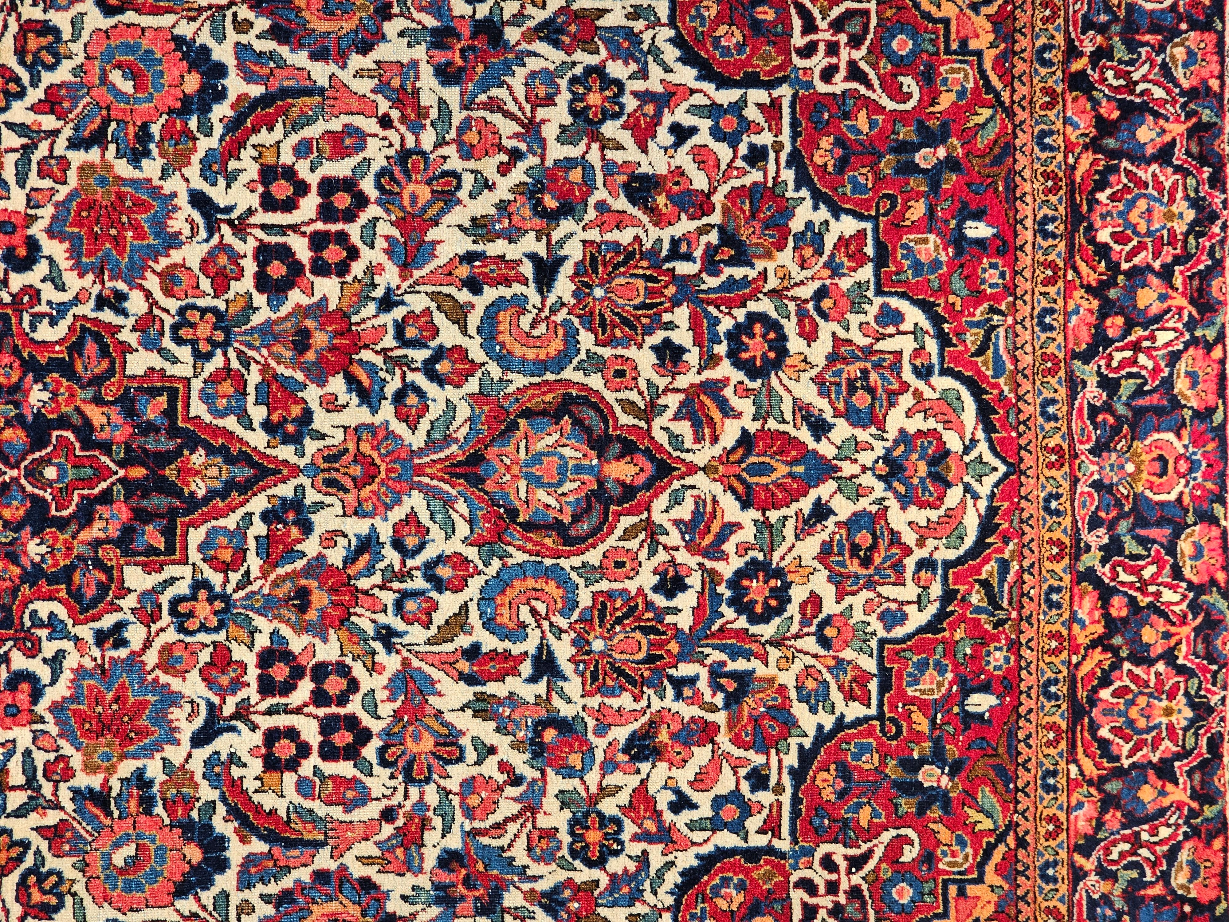 Early 20th Century Persian Kashan in Floral Design in Ivory, Navy Blue, Red For Sale 1