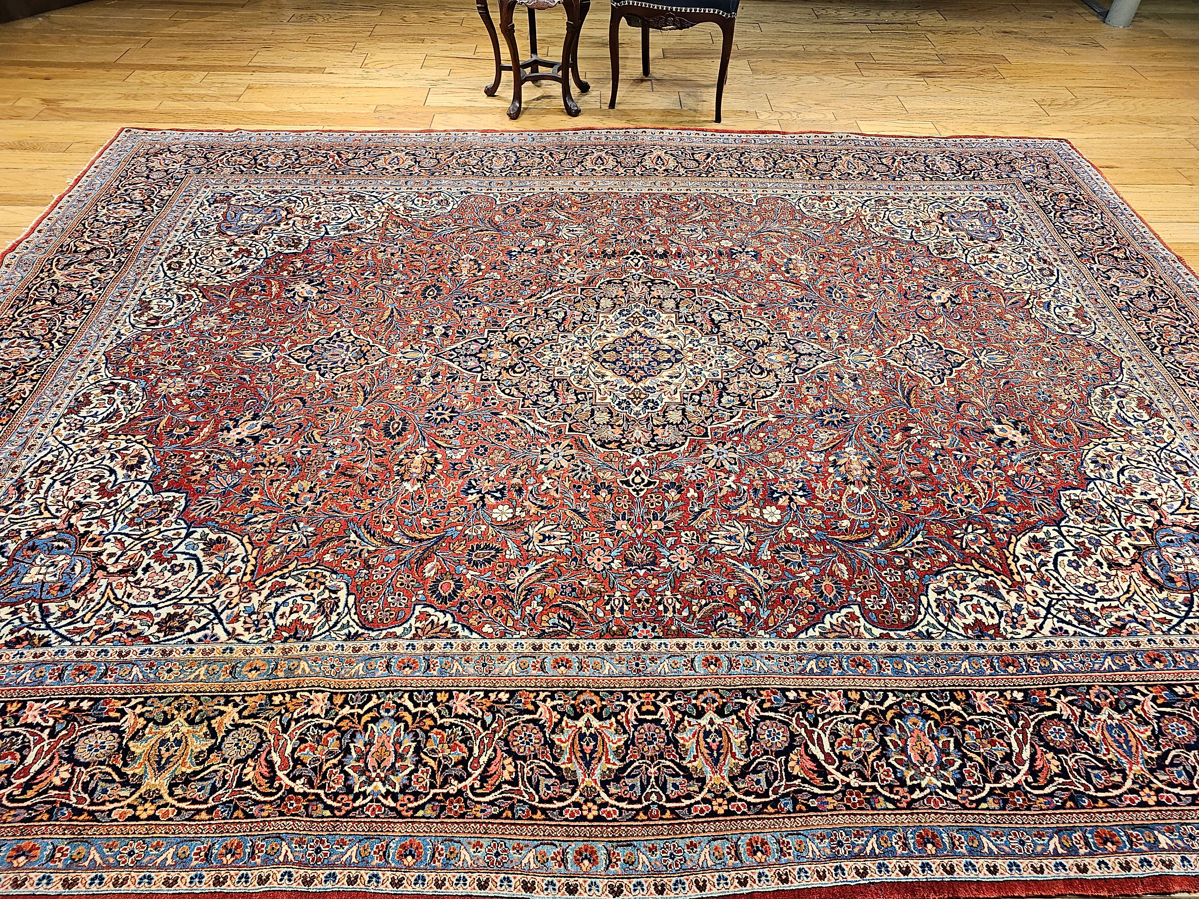 Early 20th Century Persian Kashan in a Floral Pattern in Red, Ivory, French Blue For Sale 8
