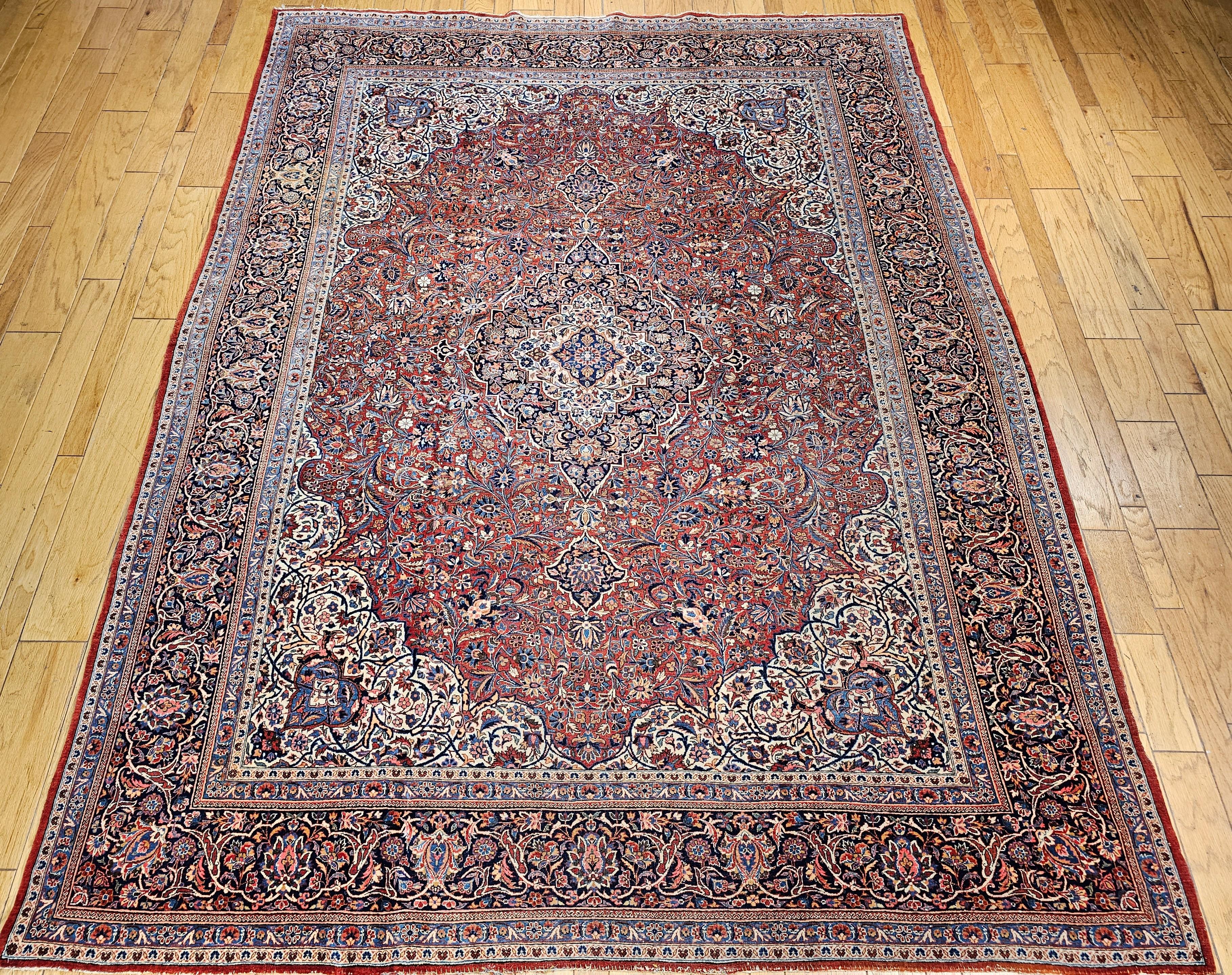 Early 20th Century Persian Kashan in a Floral Pattern in Red, Ivory, French Blue For Sale 11
