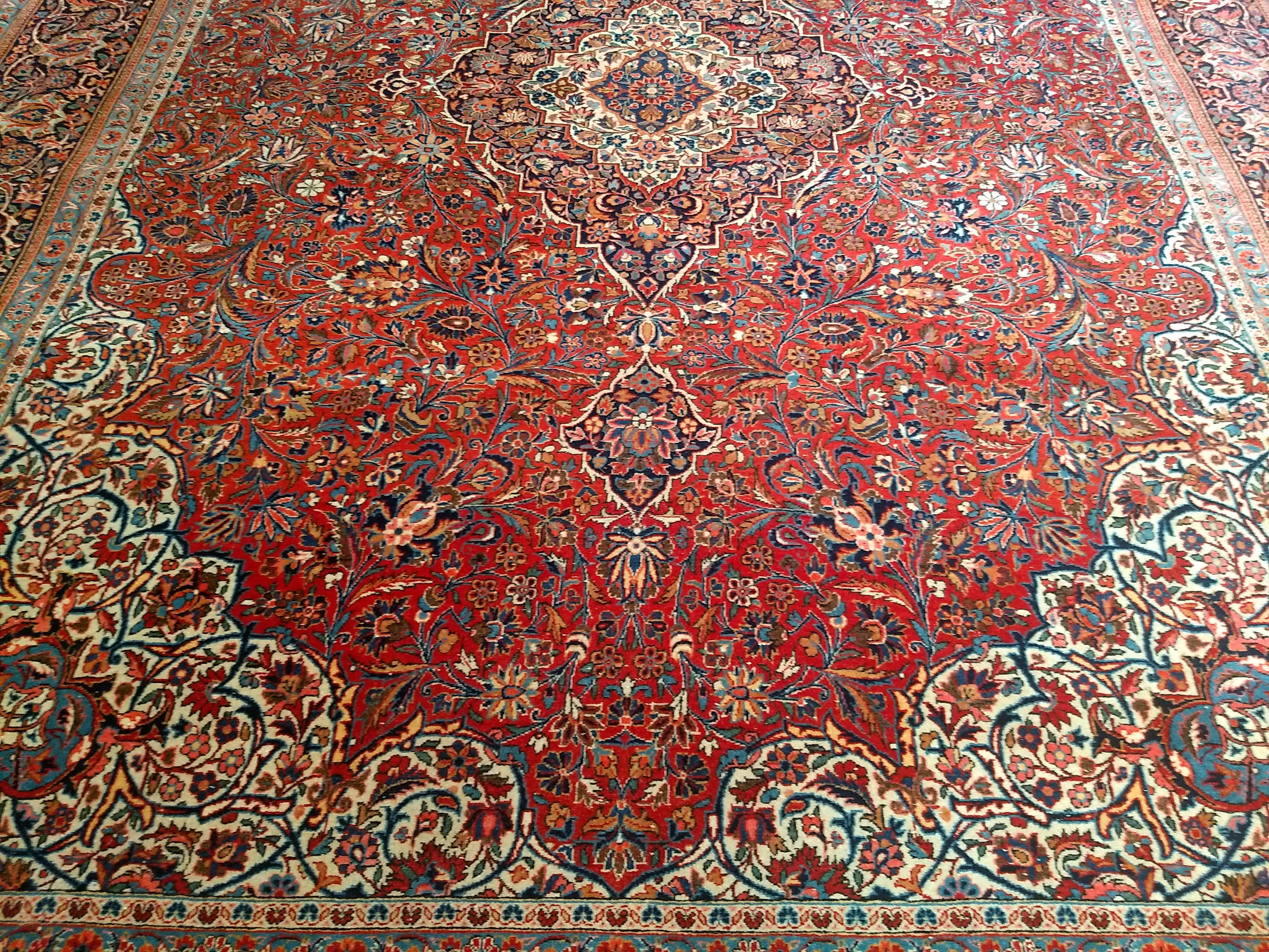 Hand-Knotted Early 20th Century Persian Kashan in a Floral Pattern in Red, Ivory, French Blue For Sale