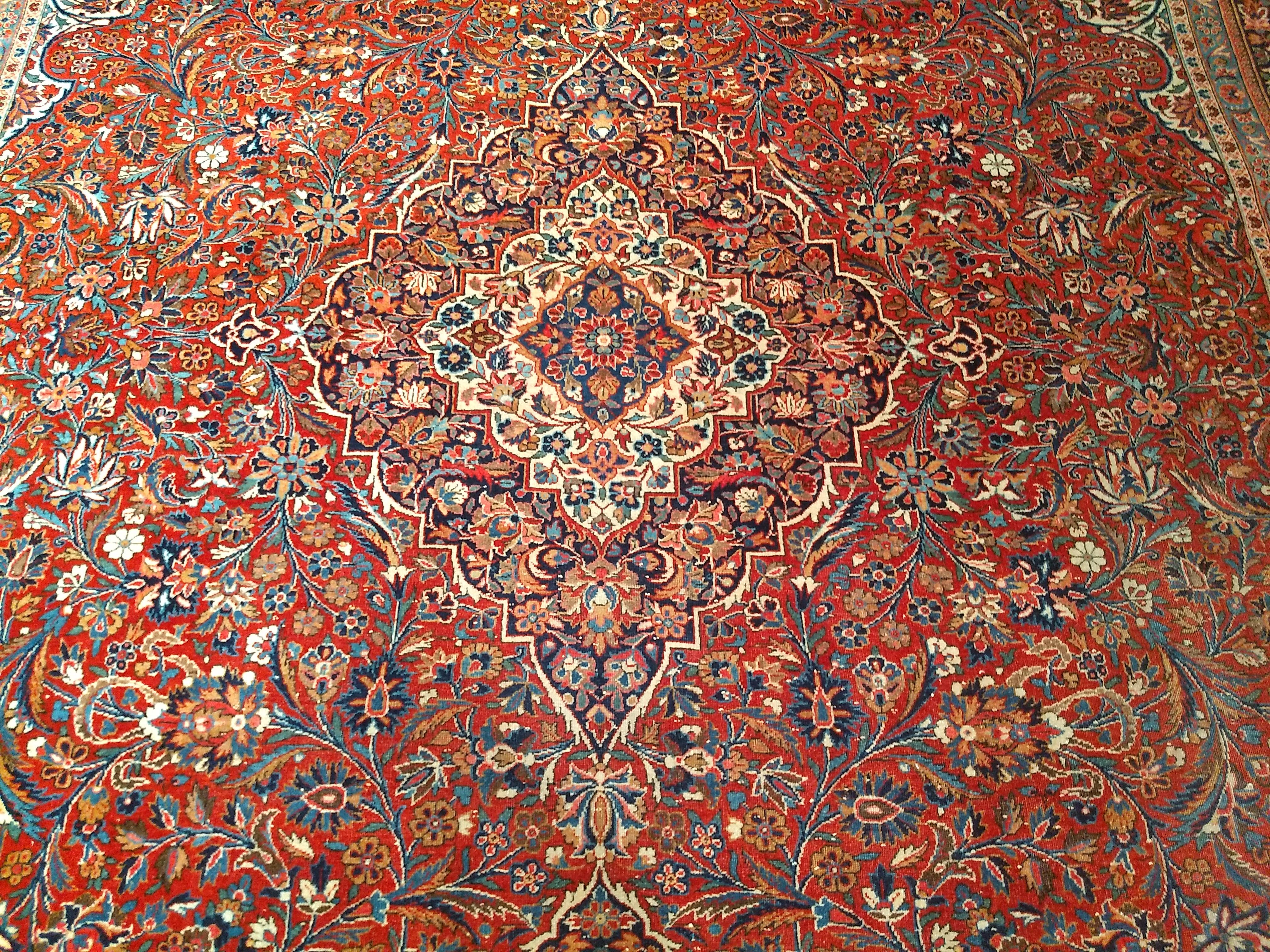 Early 20th Century Persian Kashan in a Floral Pattern in Red, Ivory, French Blue In Good Condition For Sale In Barrington, IL
