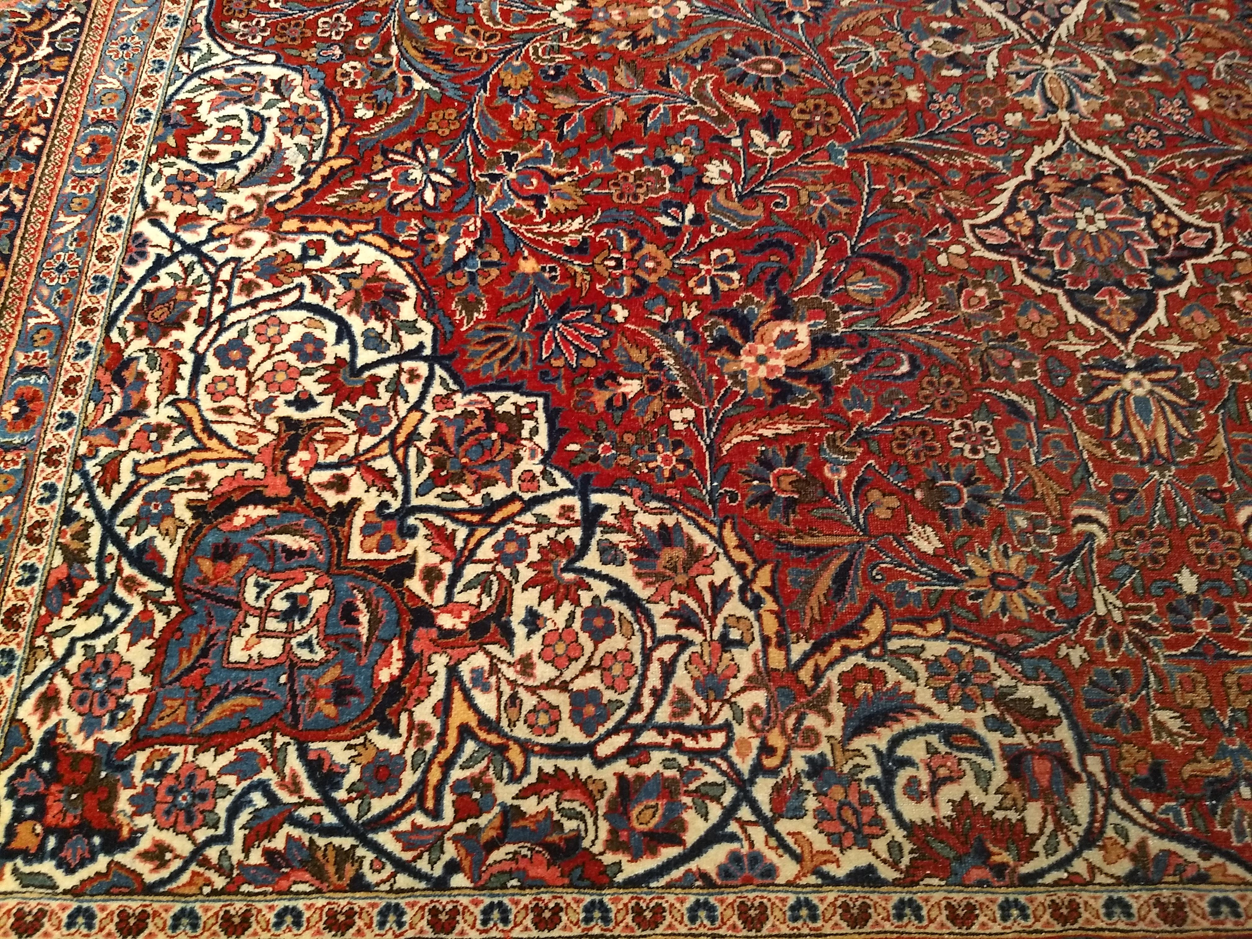 Early 20th Century Persian Kashan in a Floral Pattern in Red, Ivory, French Blue For Sale 1
