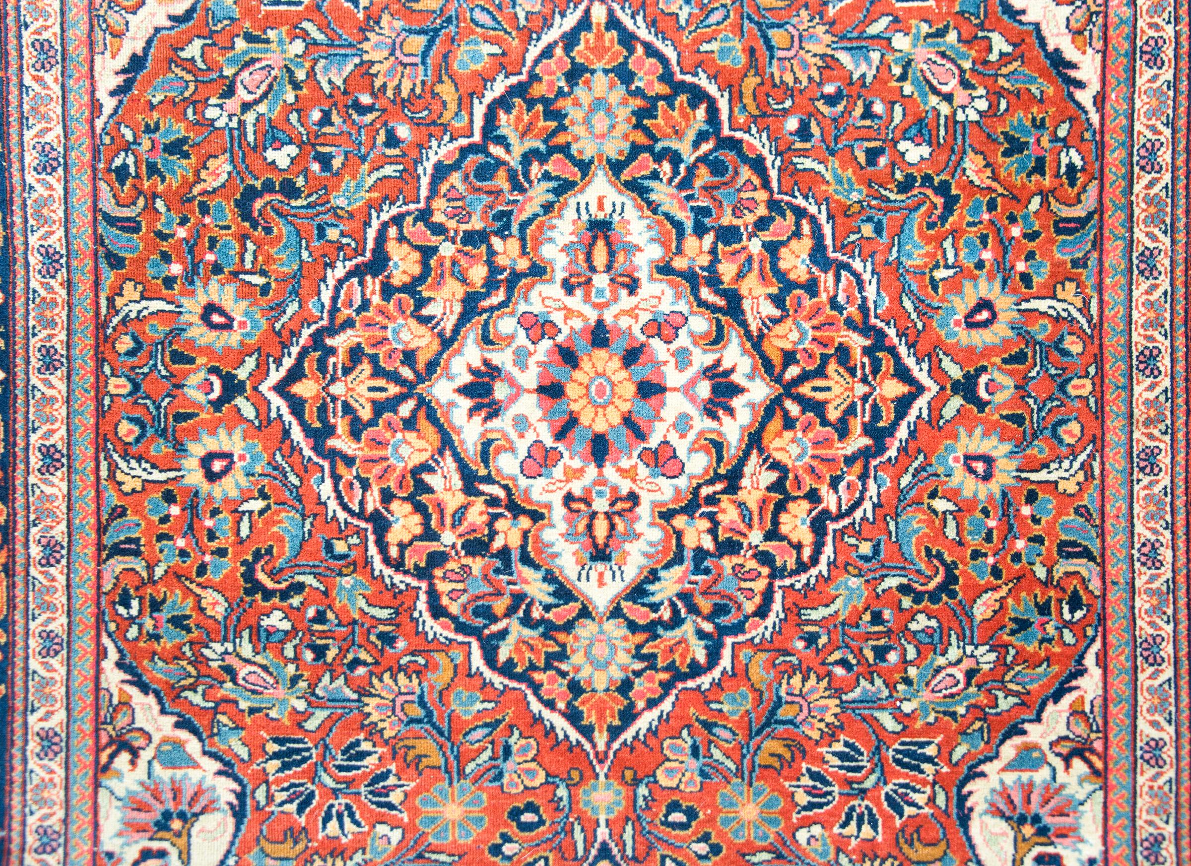 Early 20th Century Persian Kashan Rug For Sale 4