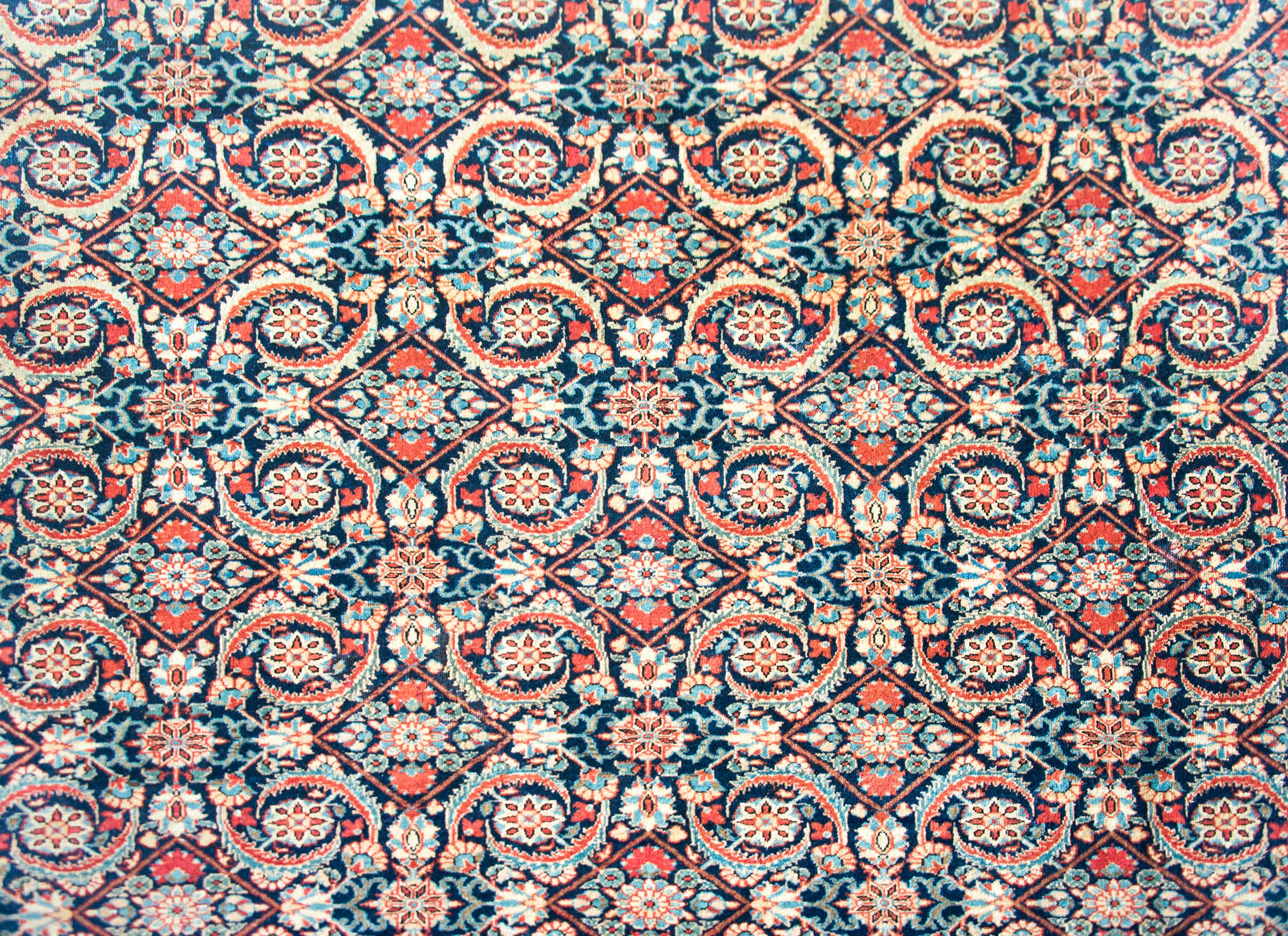 Early 20th Century Persian Kashan Rug For Sale 6