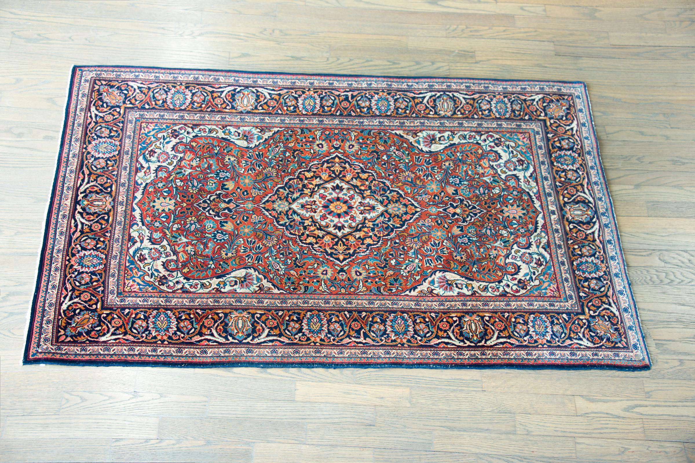 Early 20th Century Persian Kashan Rug For Sale 9