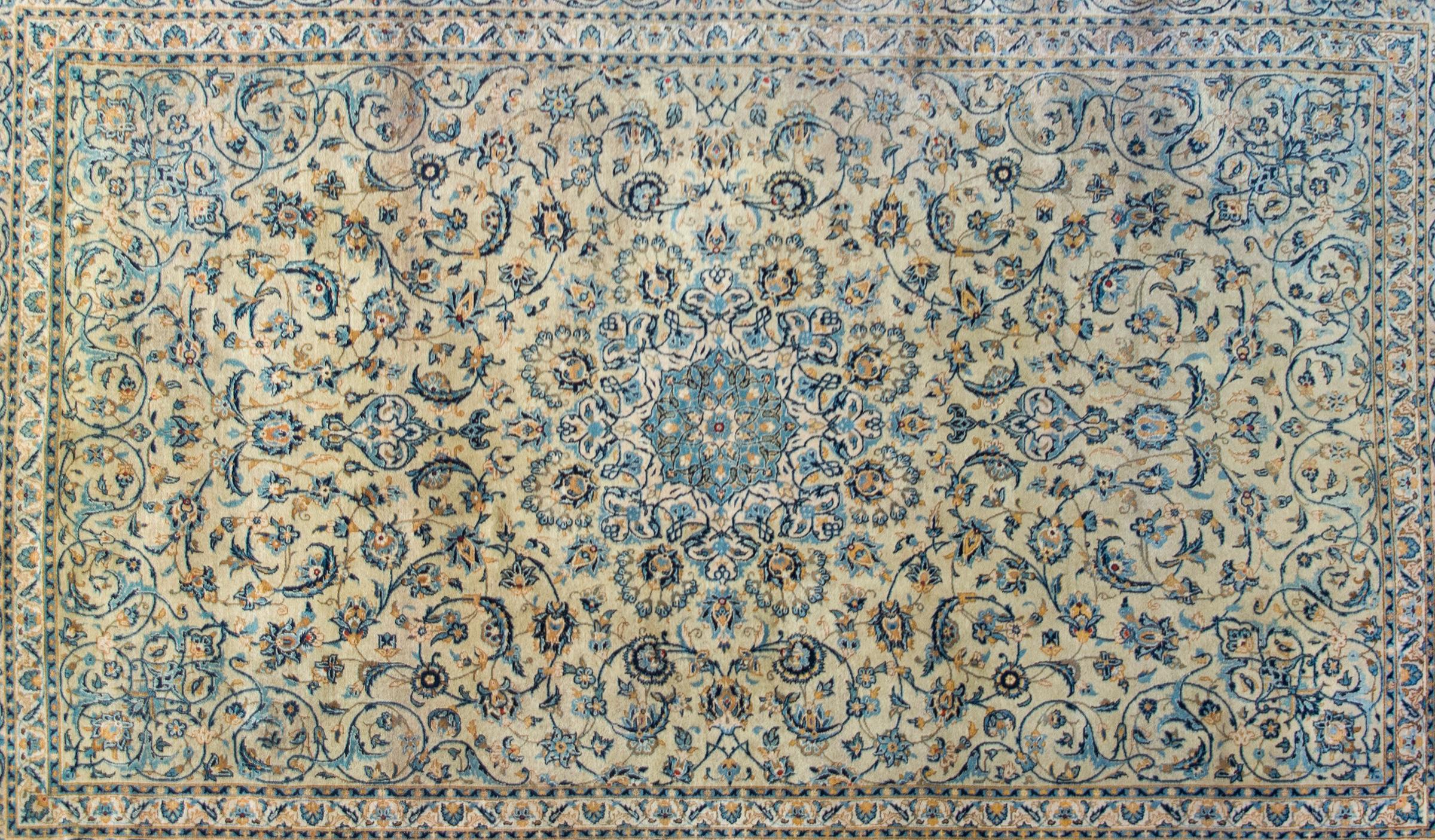 Perse Tapis persan Kashan du début du 20e siècle en vente