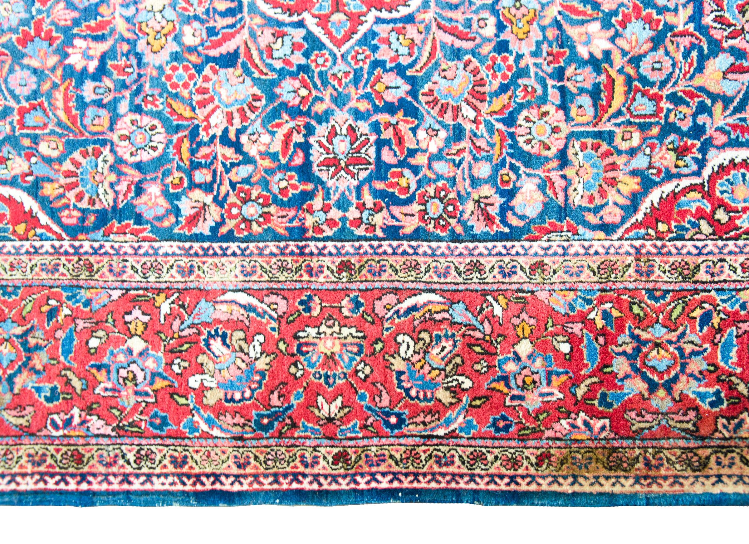 Early 20th Century Persian Kashan Rug In Good Condition For Sale In Chicago, IL