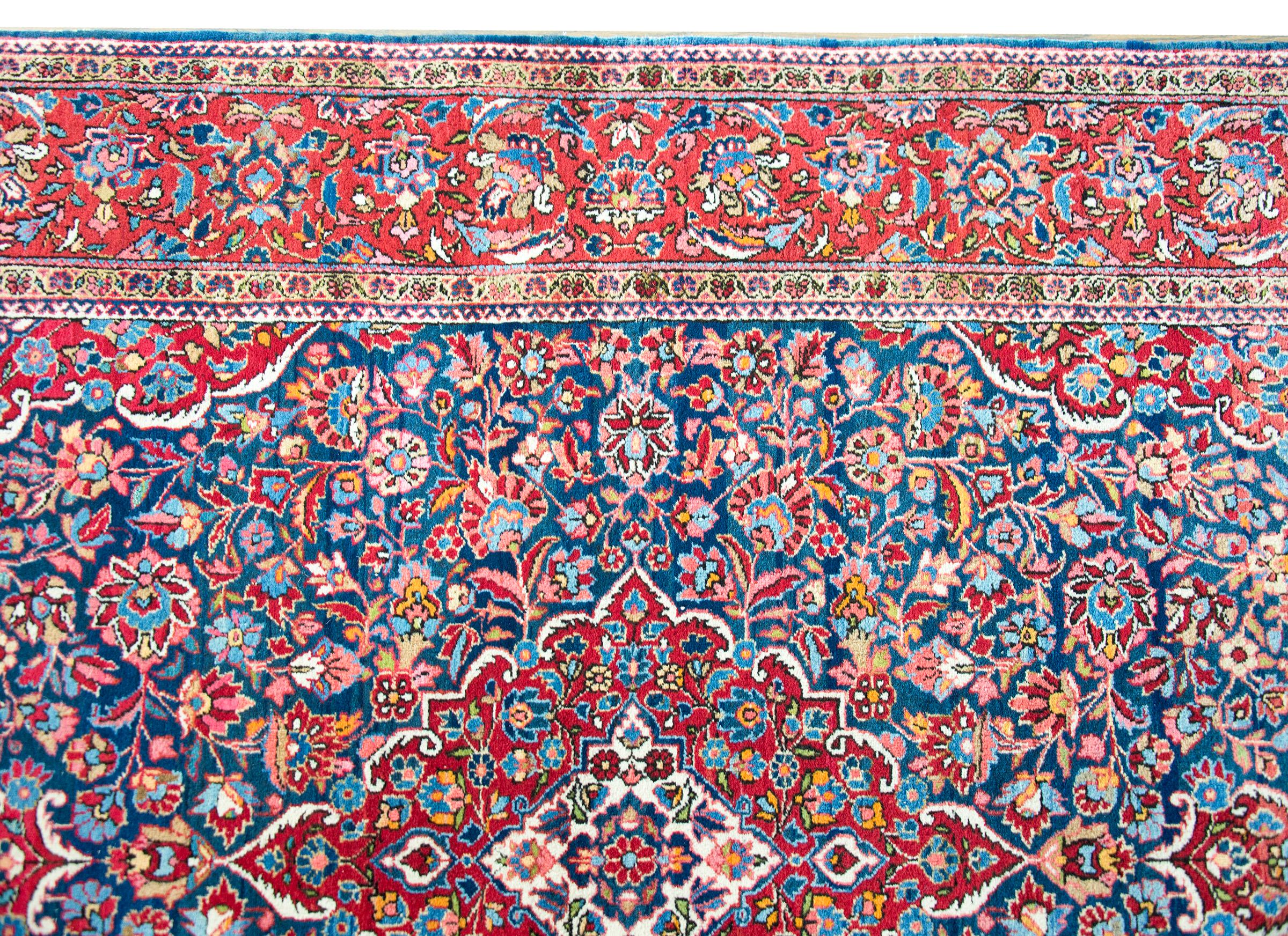 Early 20th Century Persian Kashan Rug For Sale 3